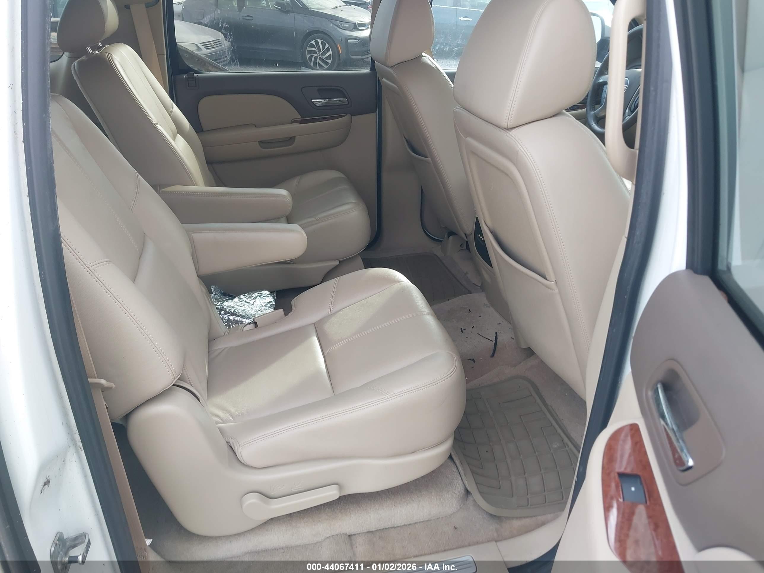 GMC YUKON image 8