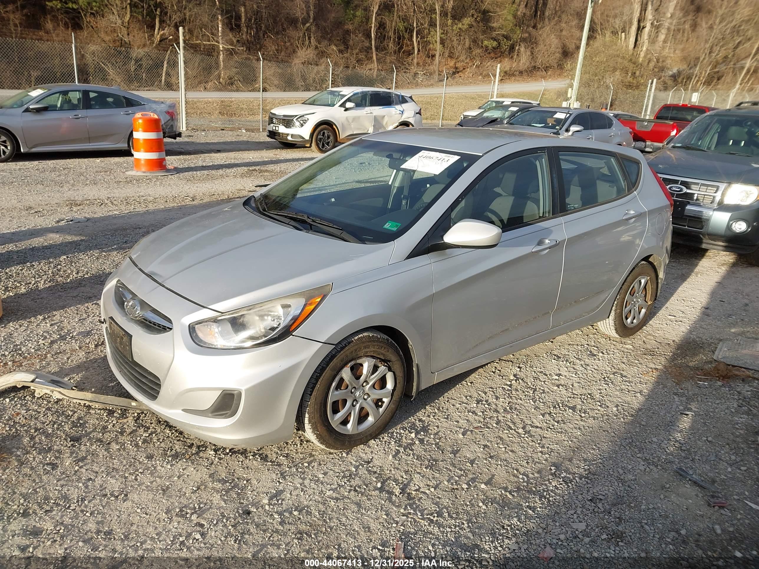 HYUNDAI ACCENT image 2