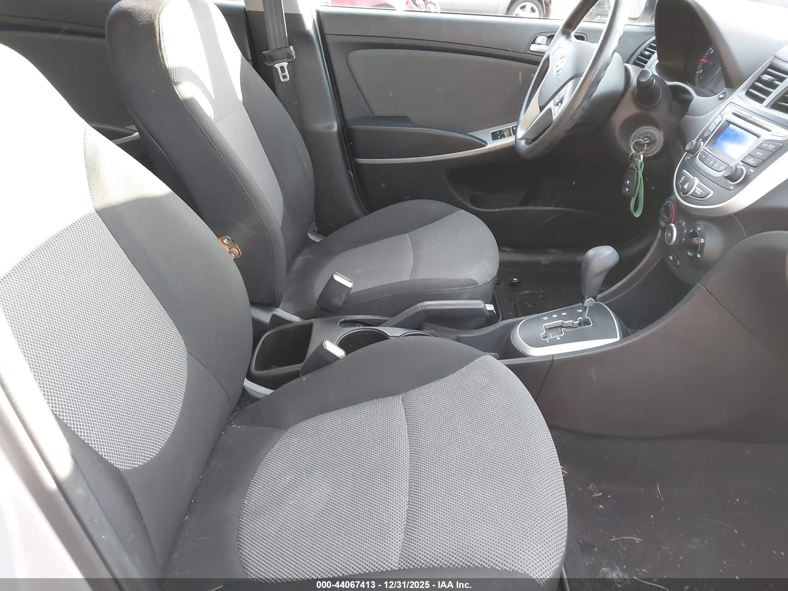 HYUNDAI ACCENT image 5