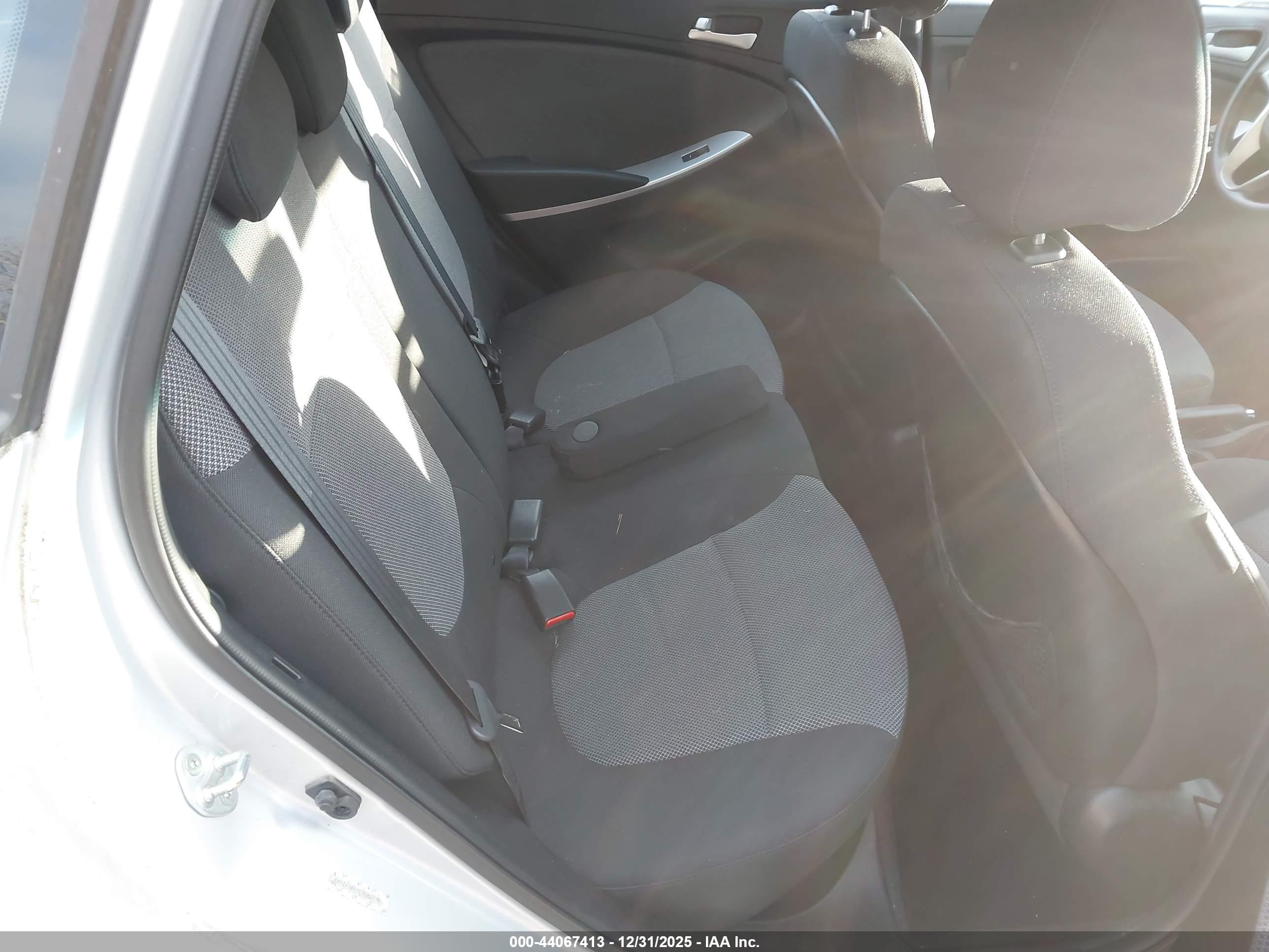 HYUNDAI ACCENT image 8