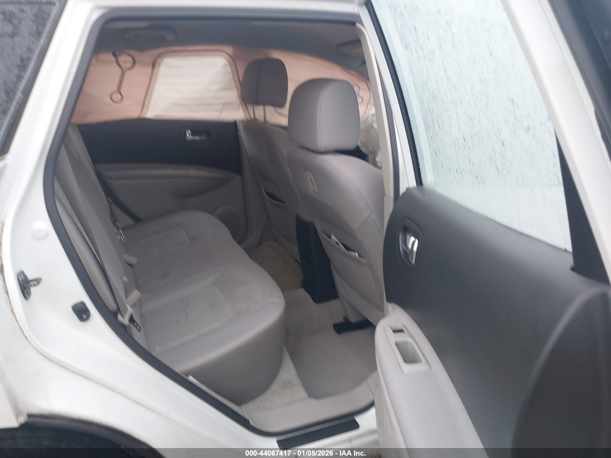 NISSAN ROGUE image 8