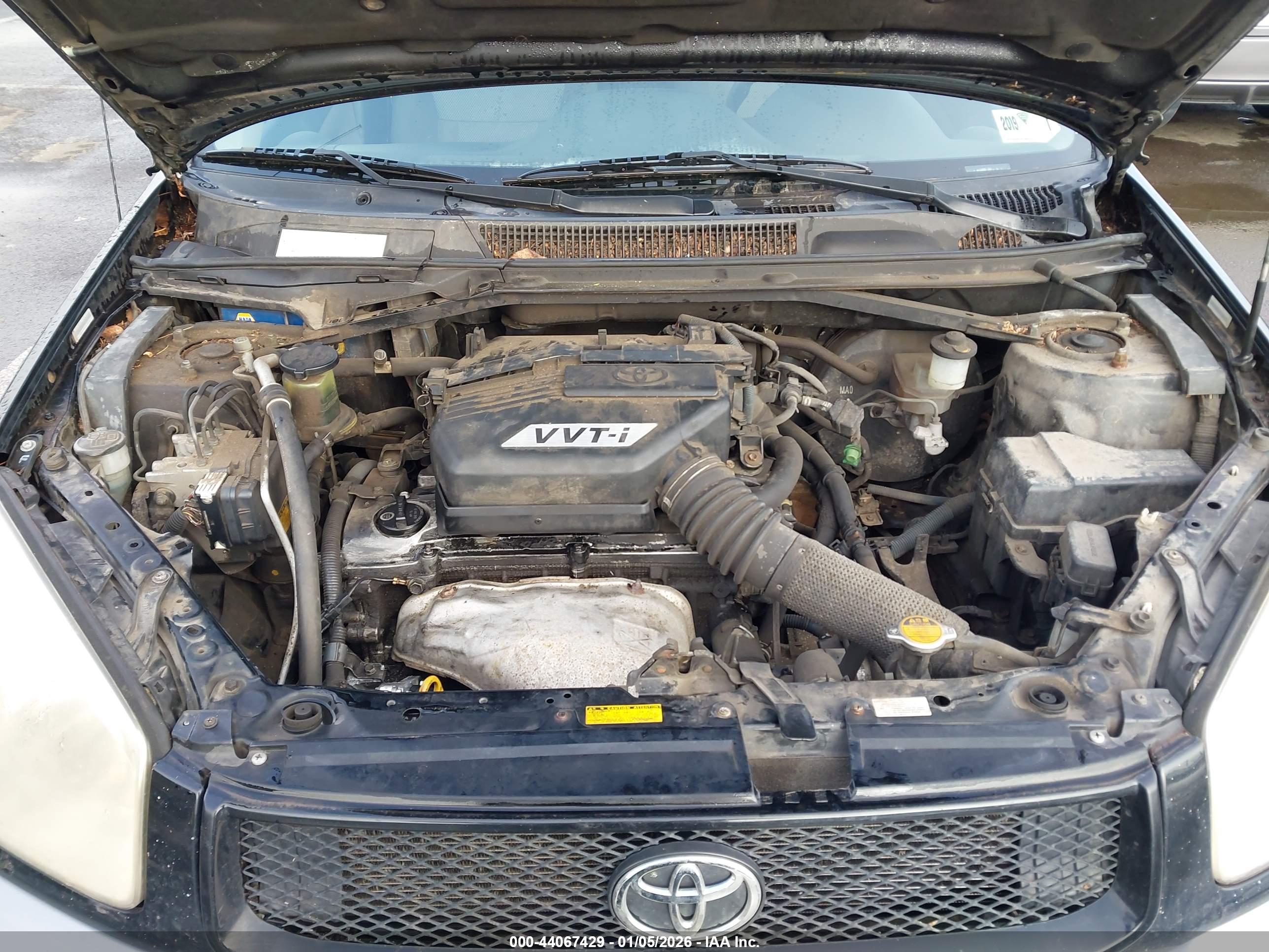 TOYOTA RAV4 image 10