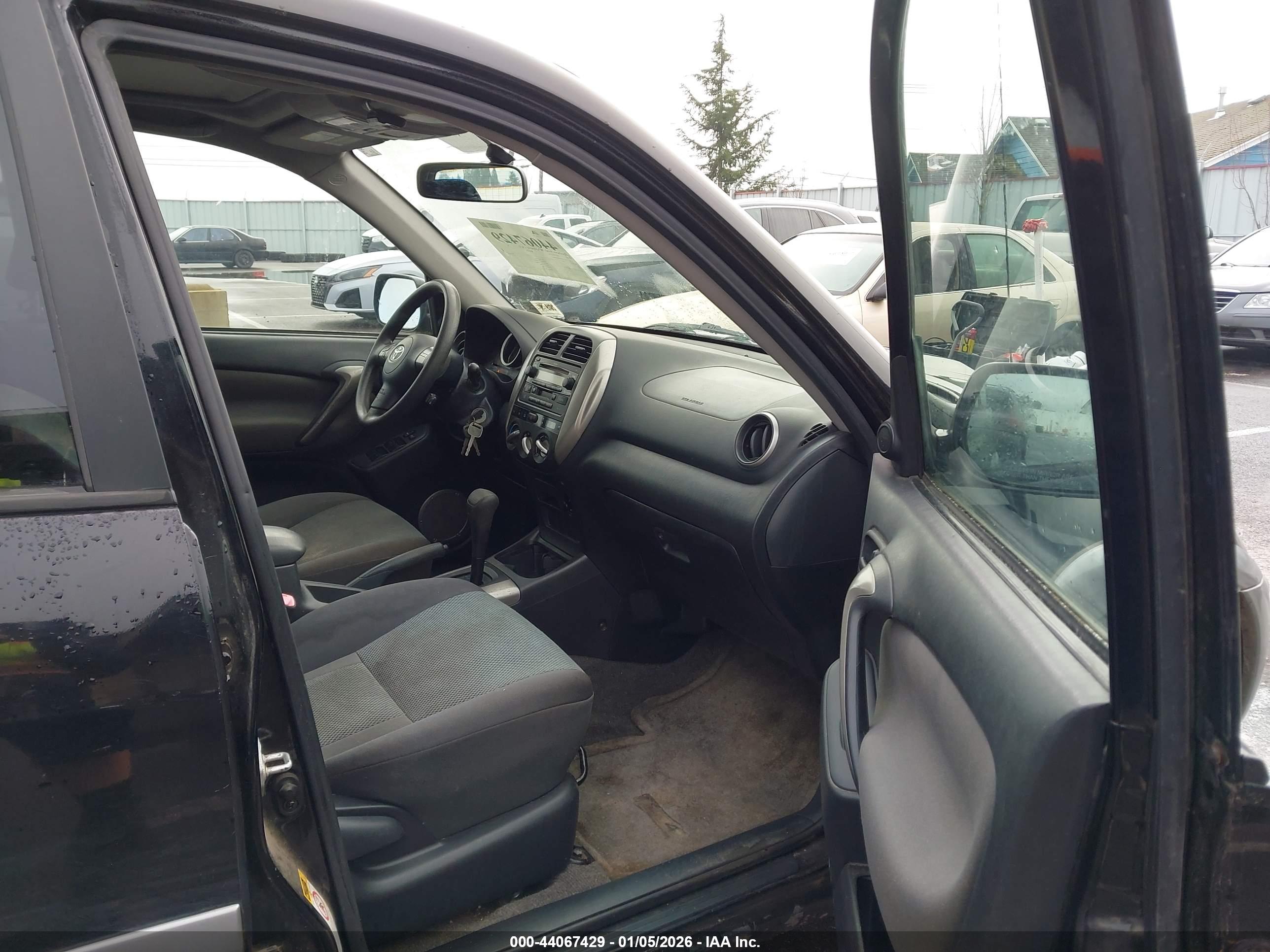 TOYOTA RAV4 image 5