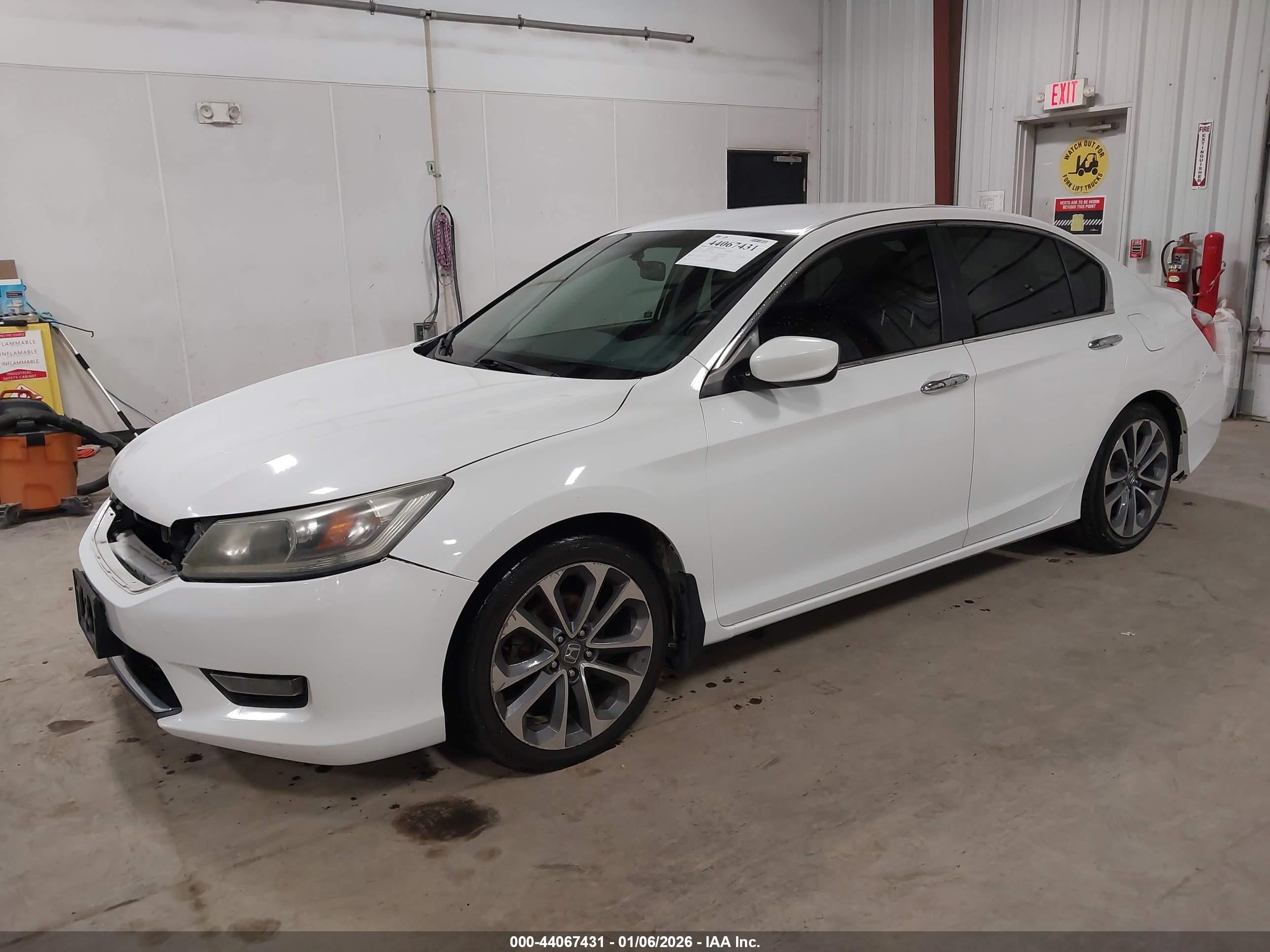 HONDA ACCORD image 2