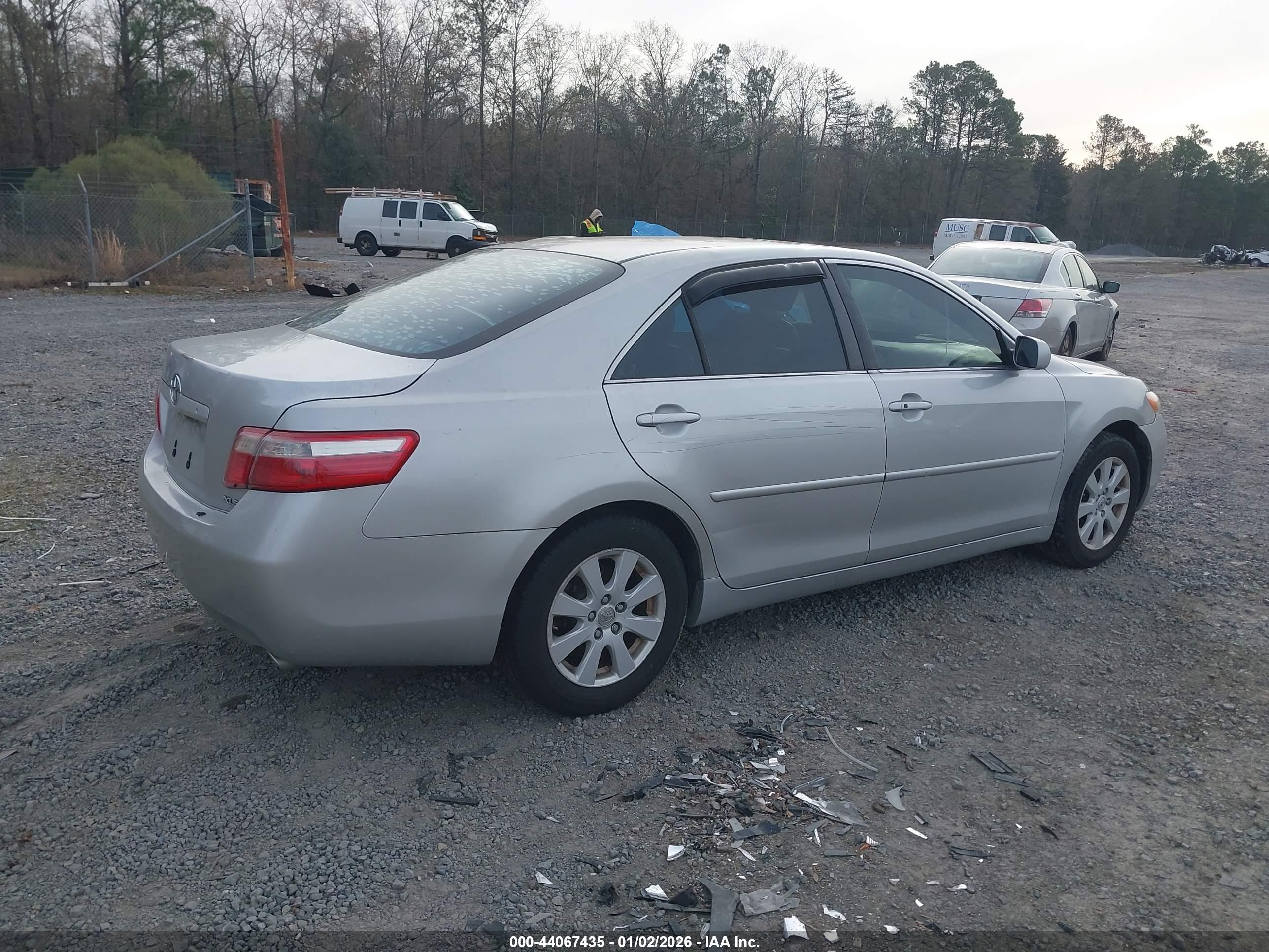 TOYOTA CAMRY image 4