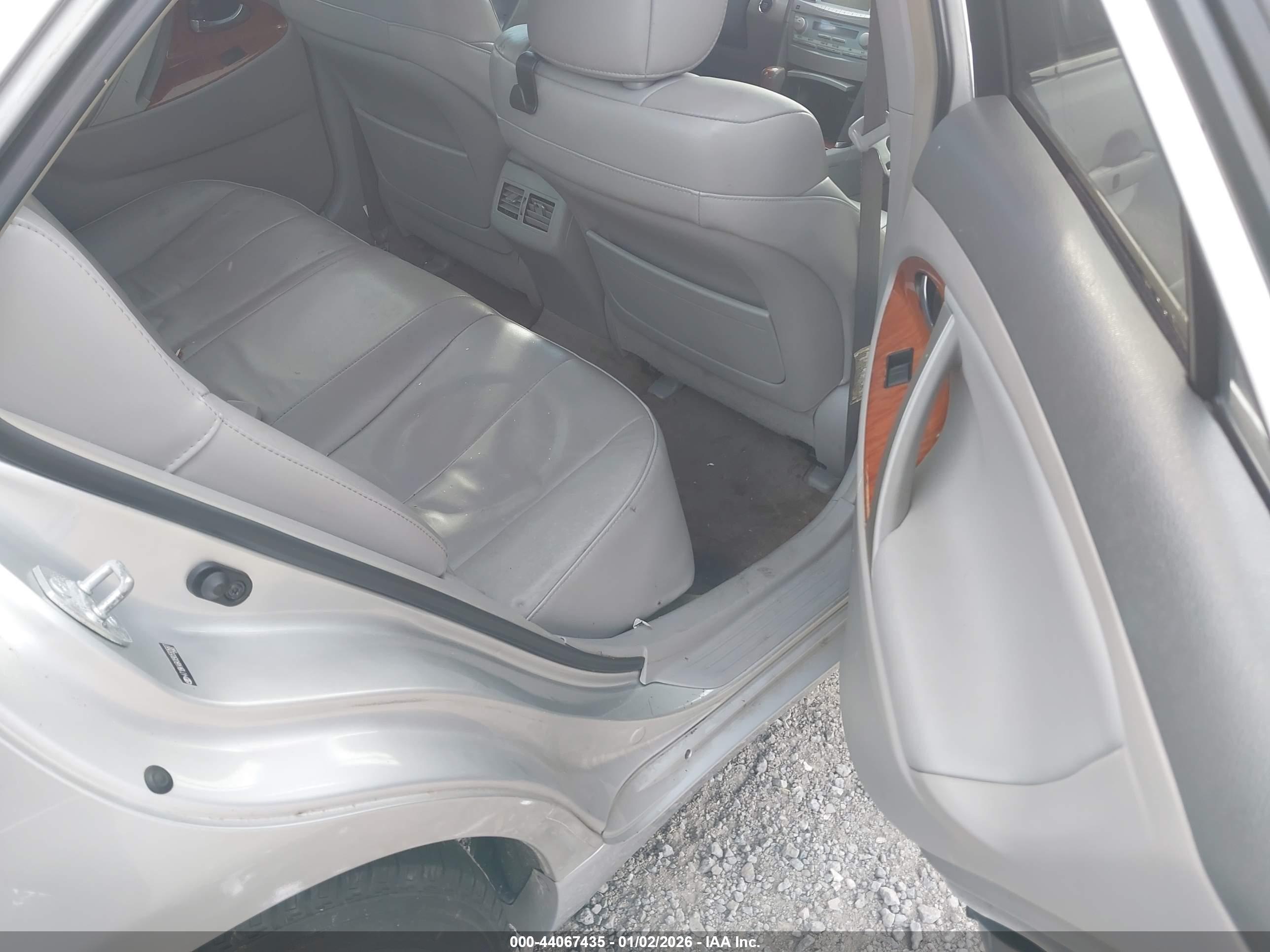 TOYOTA CAMRY image 8
