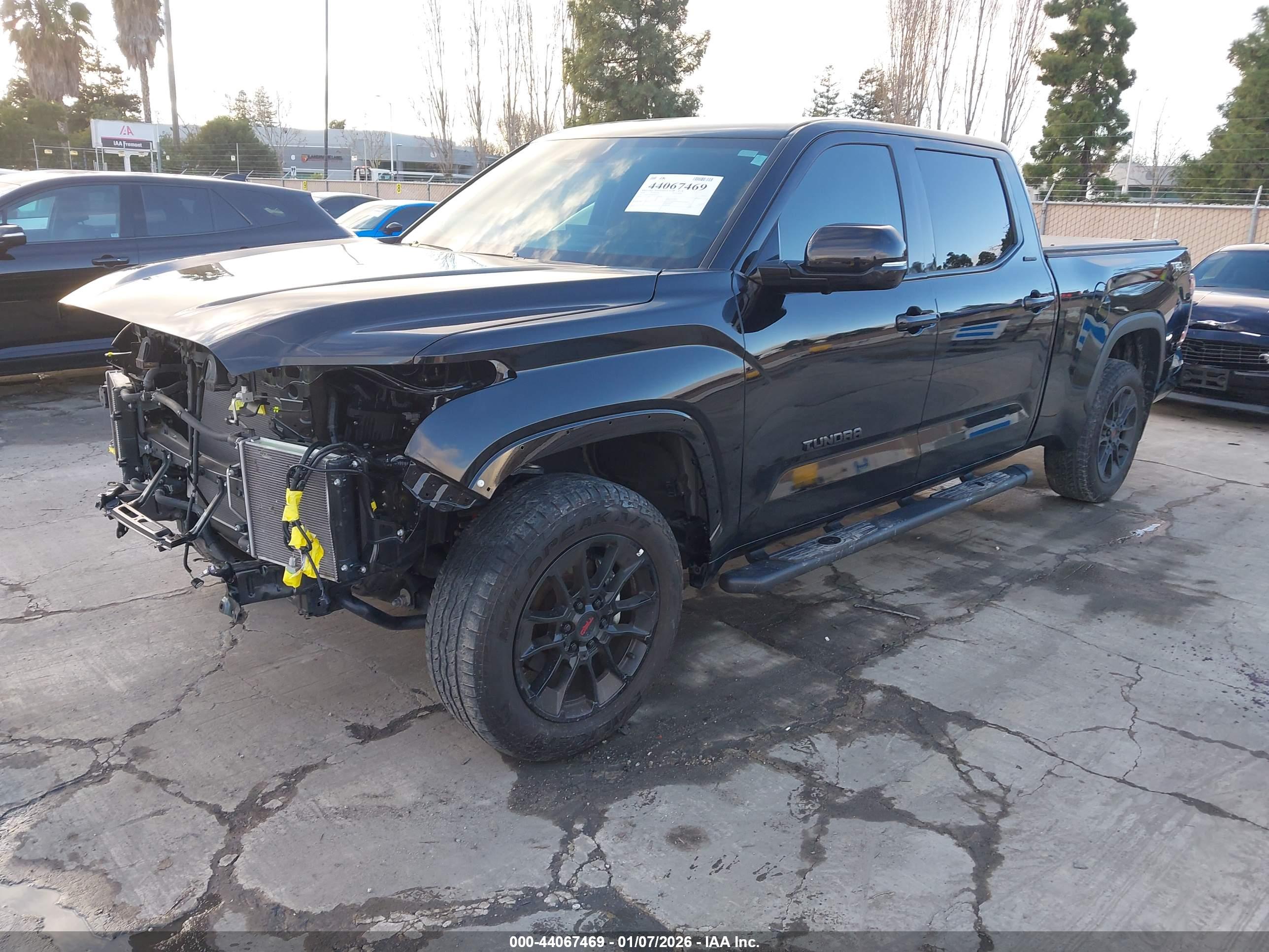 TOYOTA TUNDRA image 2