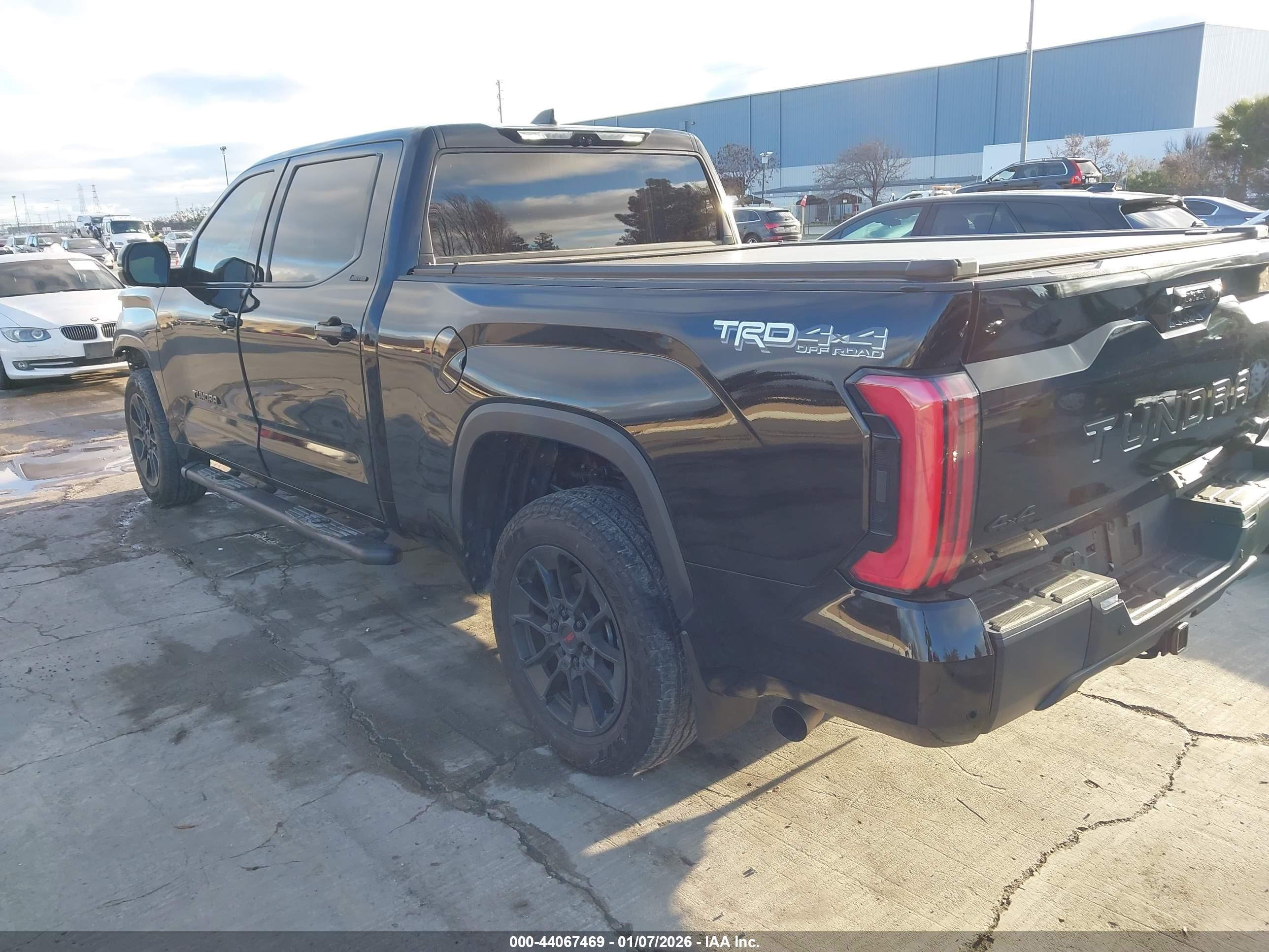 TOYOTA TUNDRA image 3