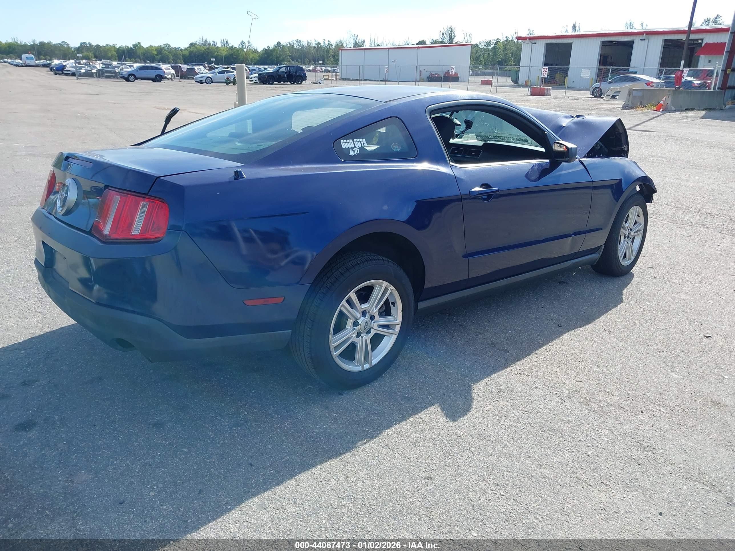FORD MUSTANG image 4