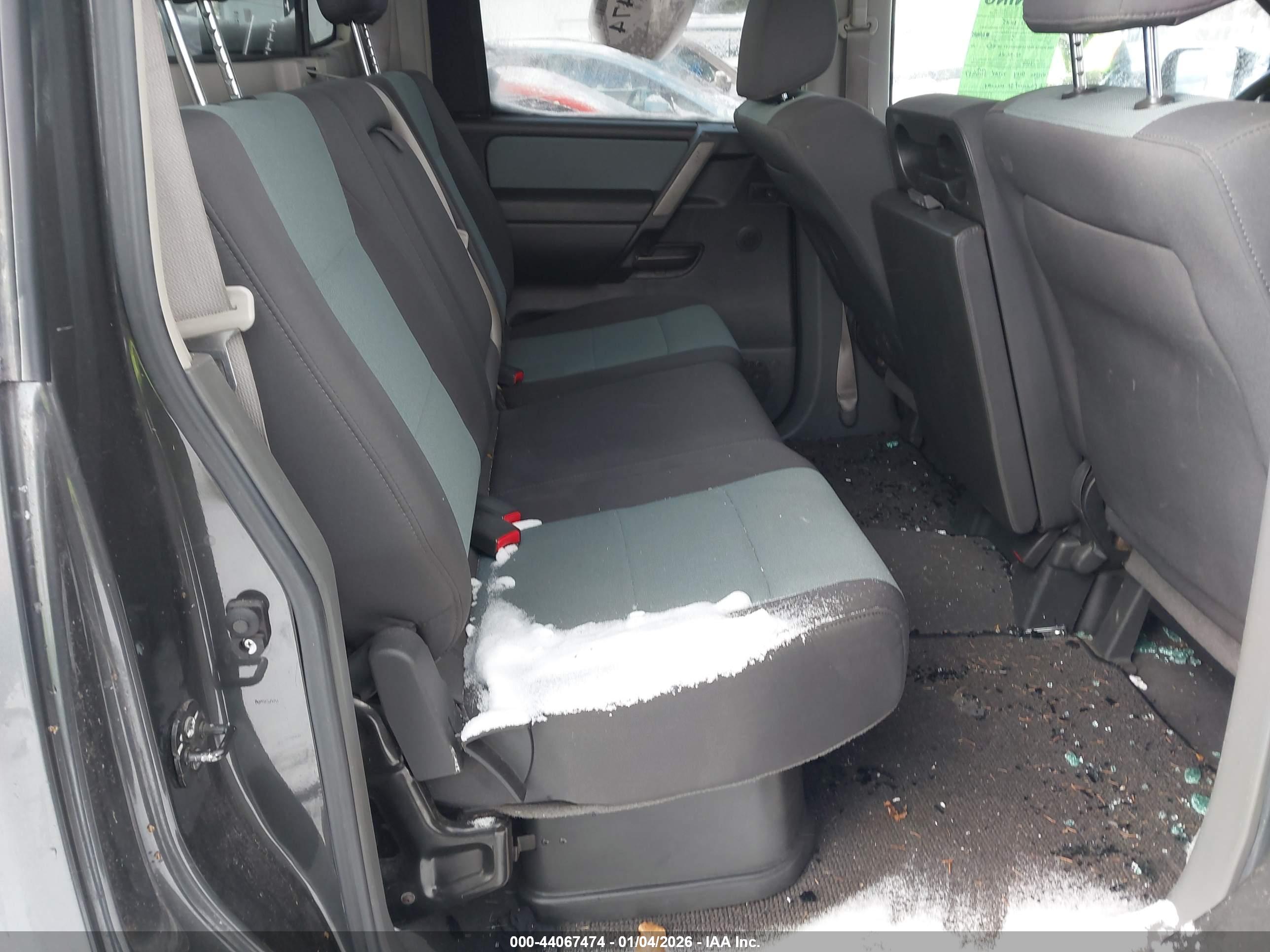 NISSAN TITAN image 8