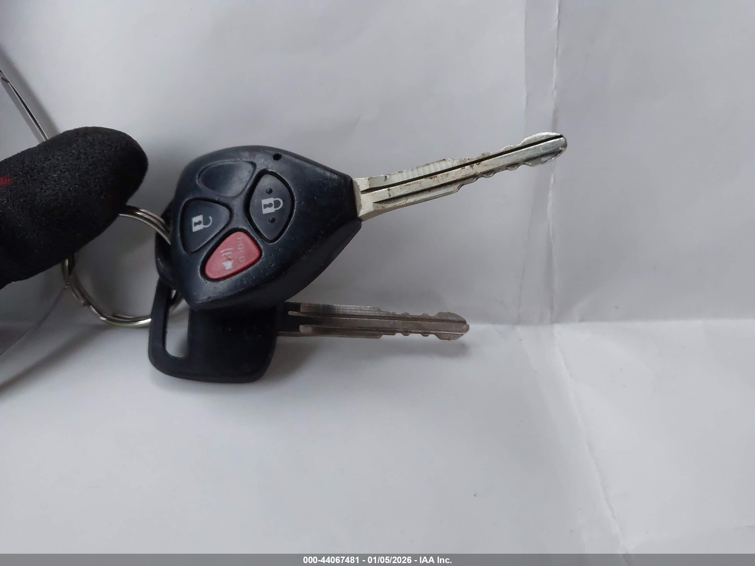 TOYOTA RAV4 image 11