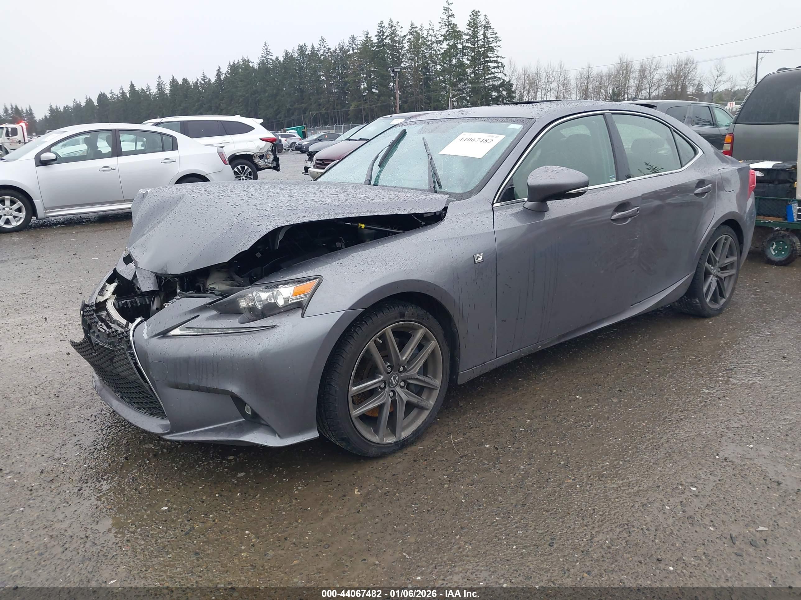 LEXUS IS image 2