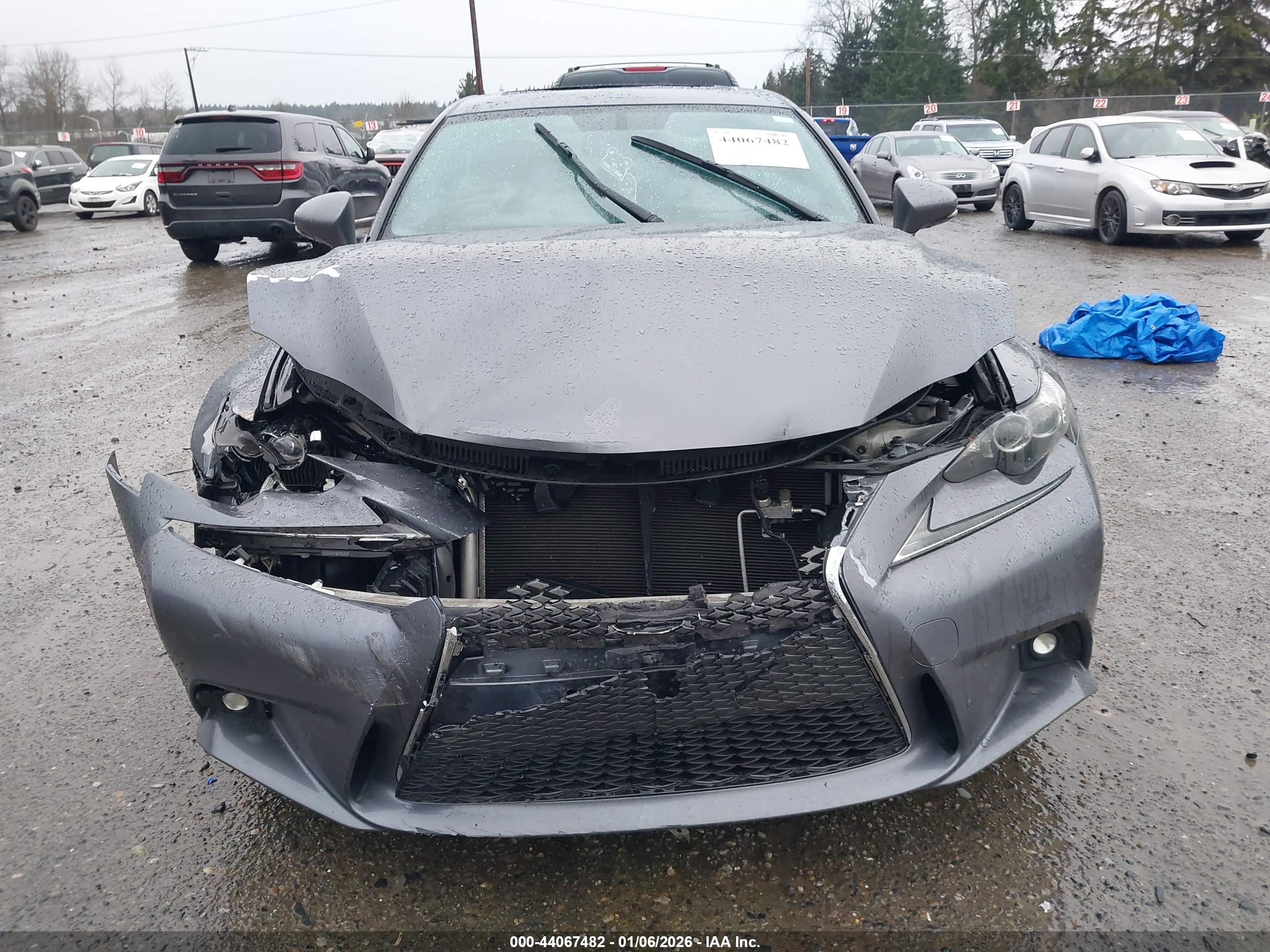 LEXUS IS image 6