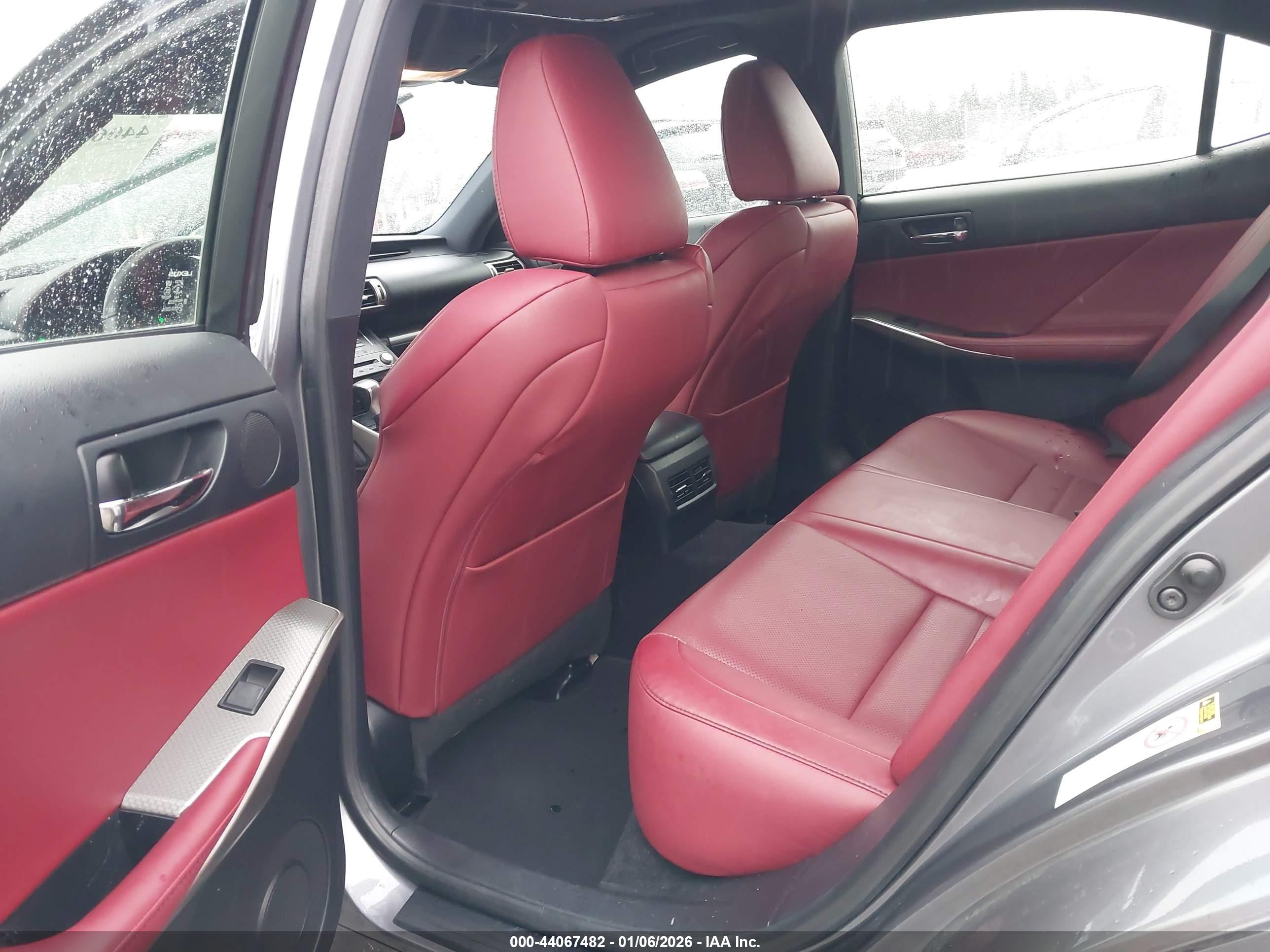 LEXUS IS image 8
