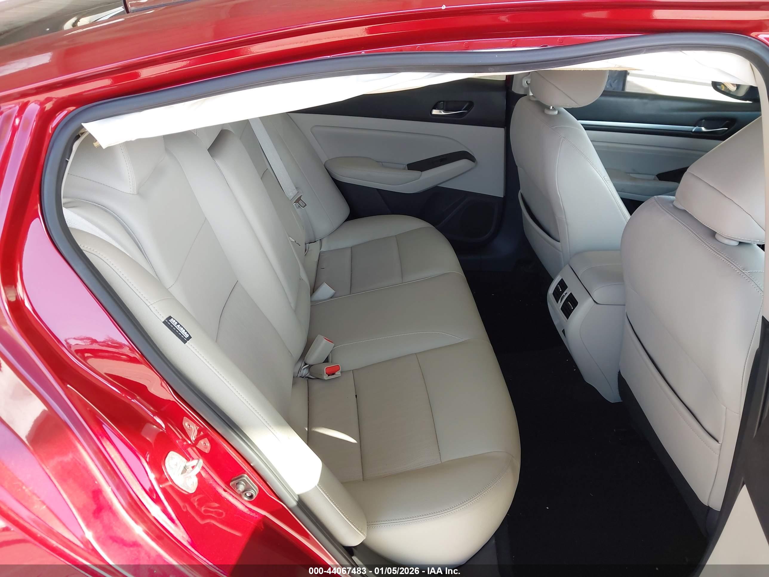 NISSAN ALTIMA image 8