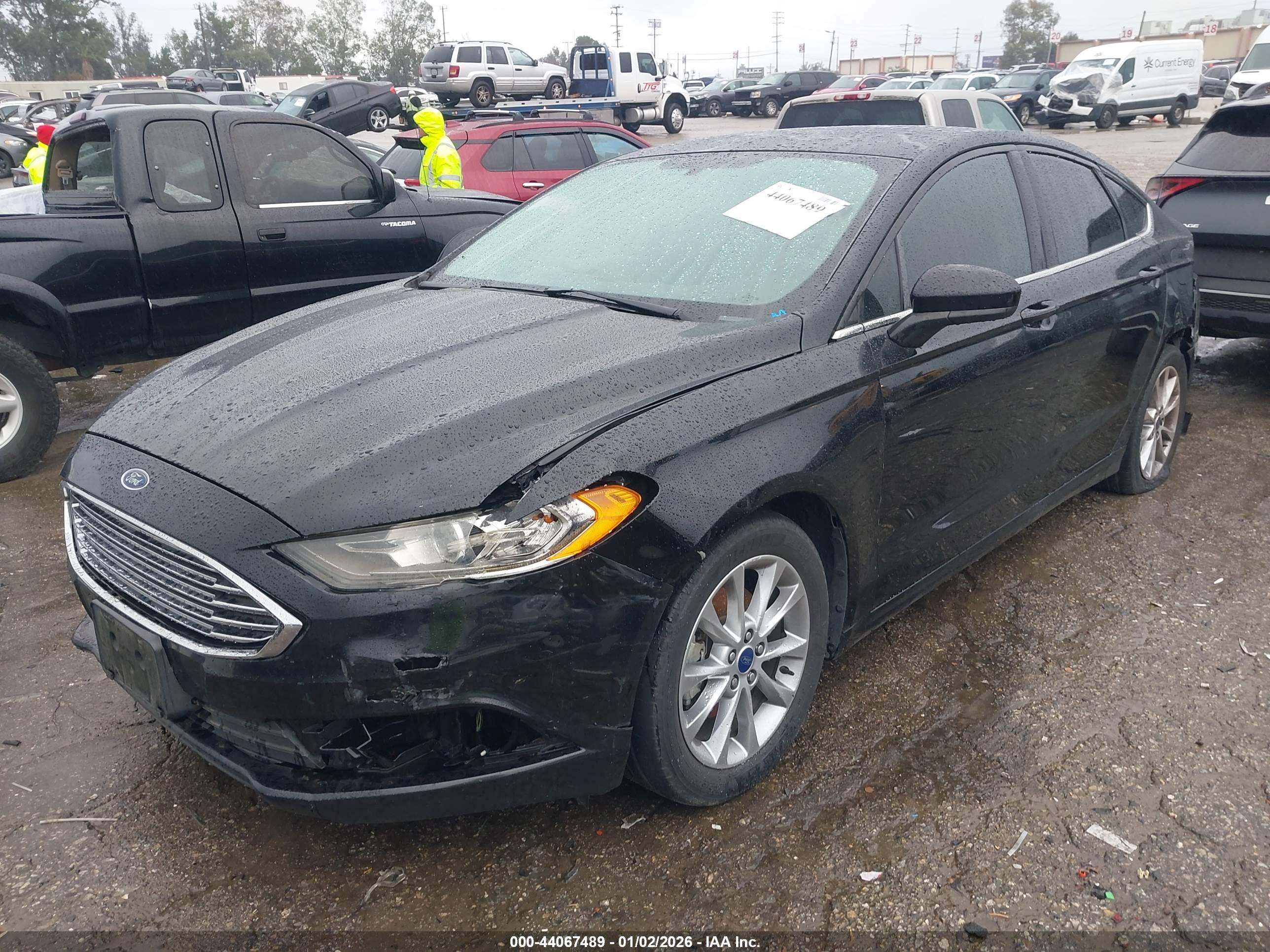 FORD FUSION image 2