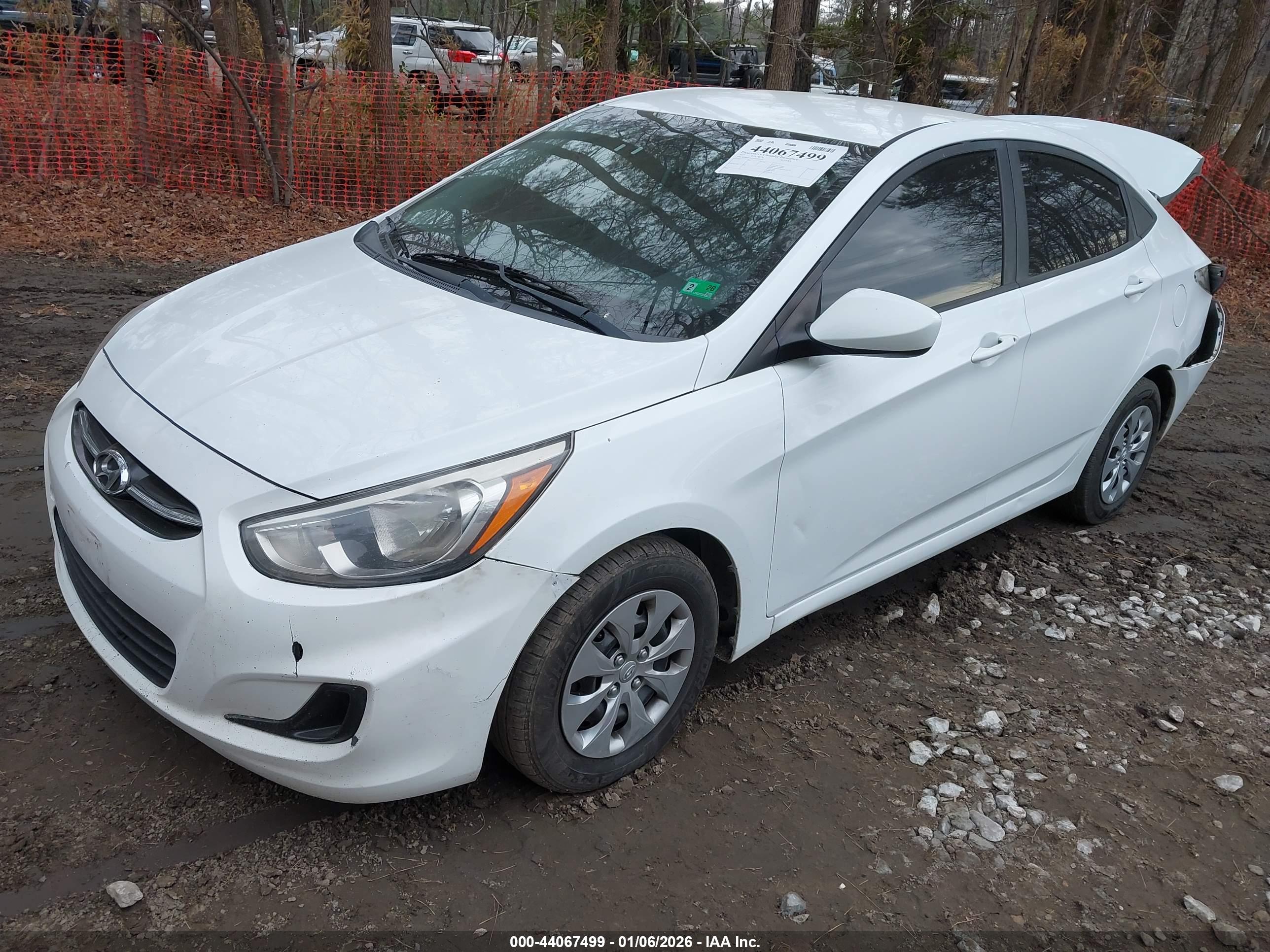 HYUNDAI ACCENT image 2