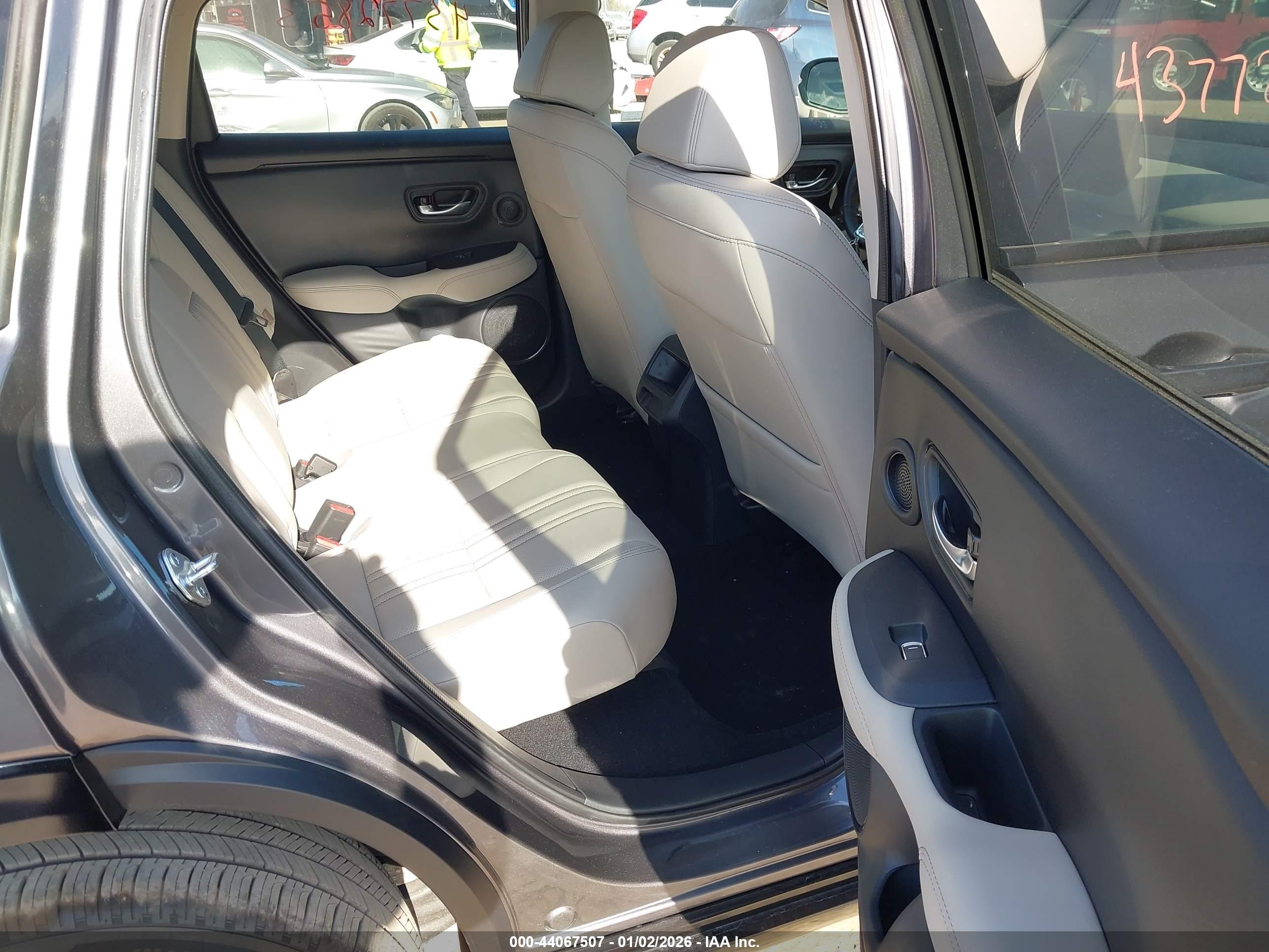 HONDA HR-V image 8