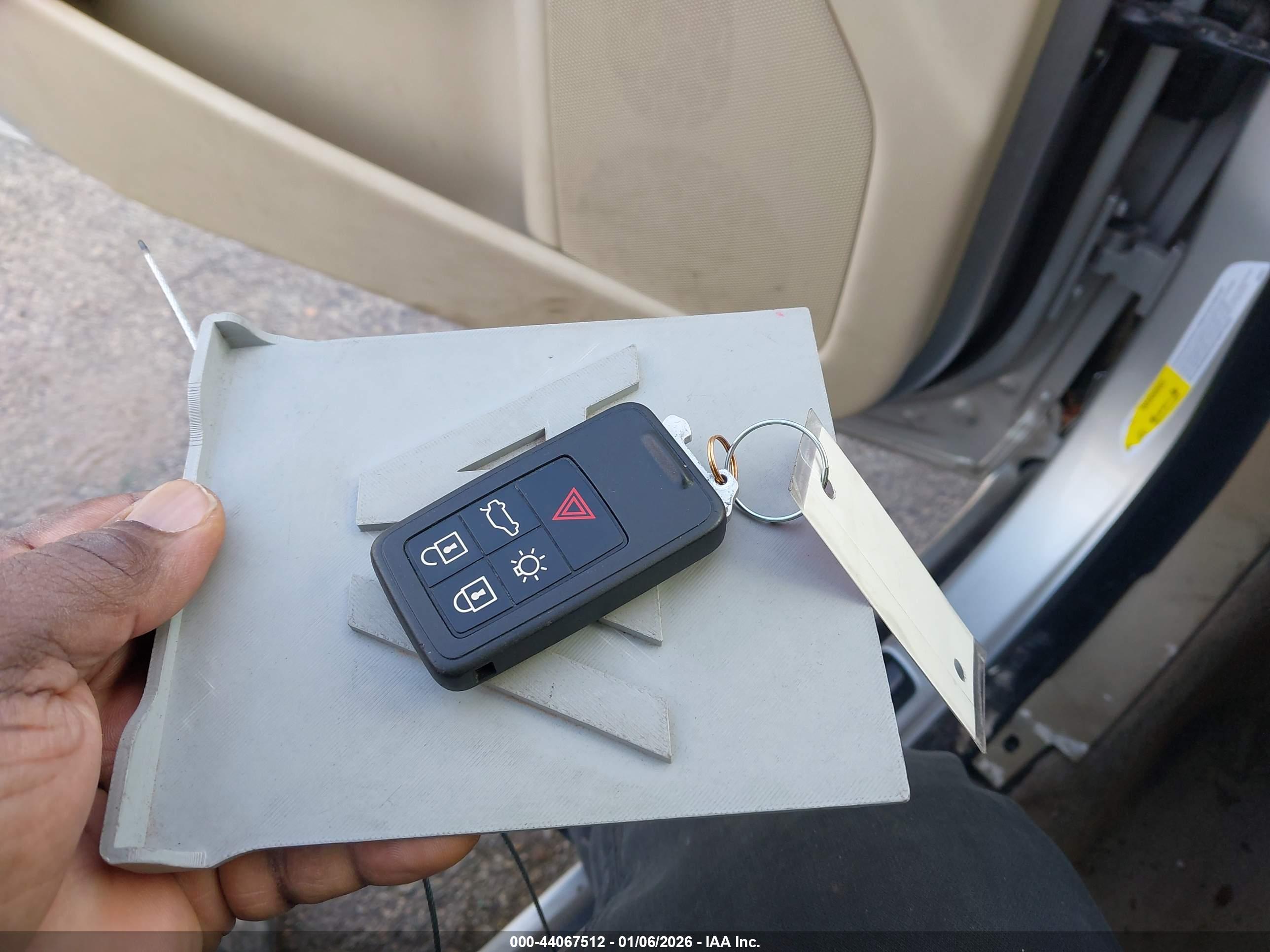 VOLVO S80 image 11
