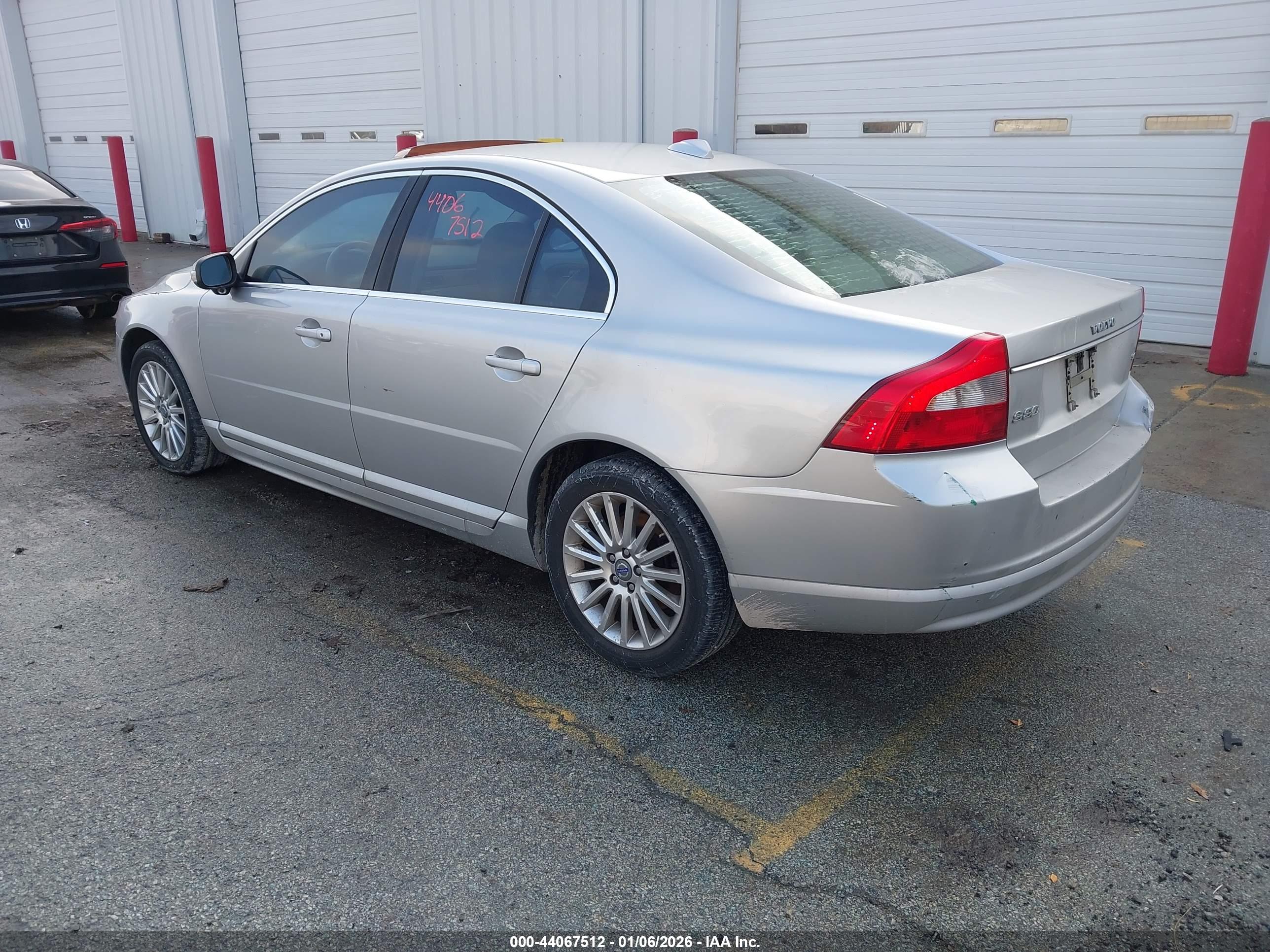 VOLVO S80 image 3