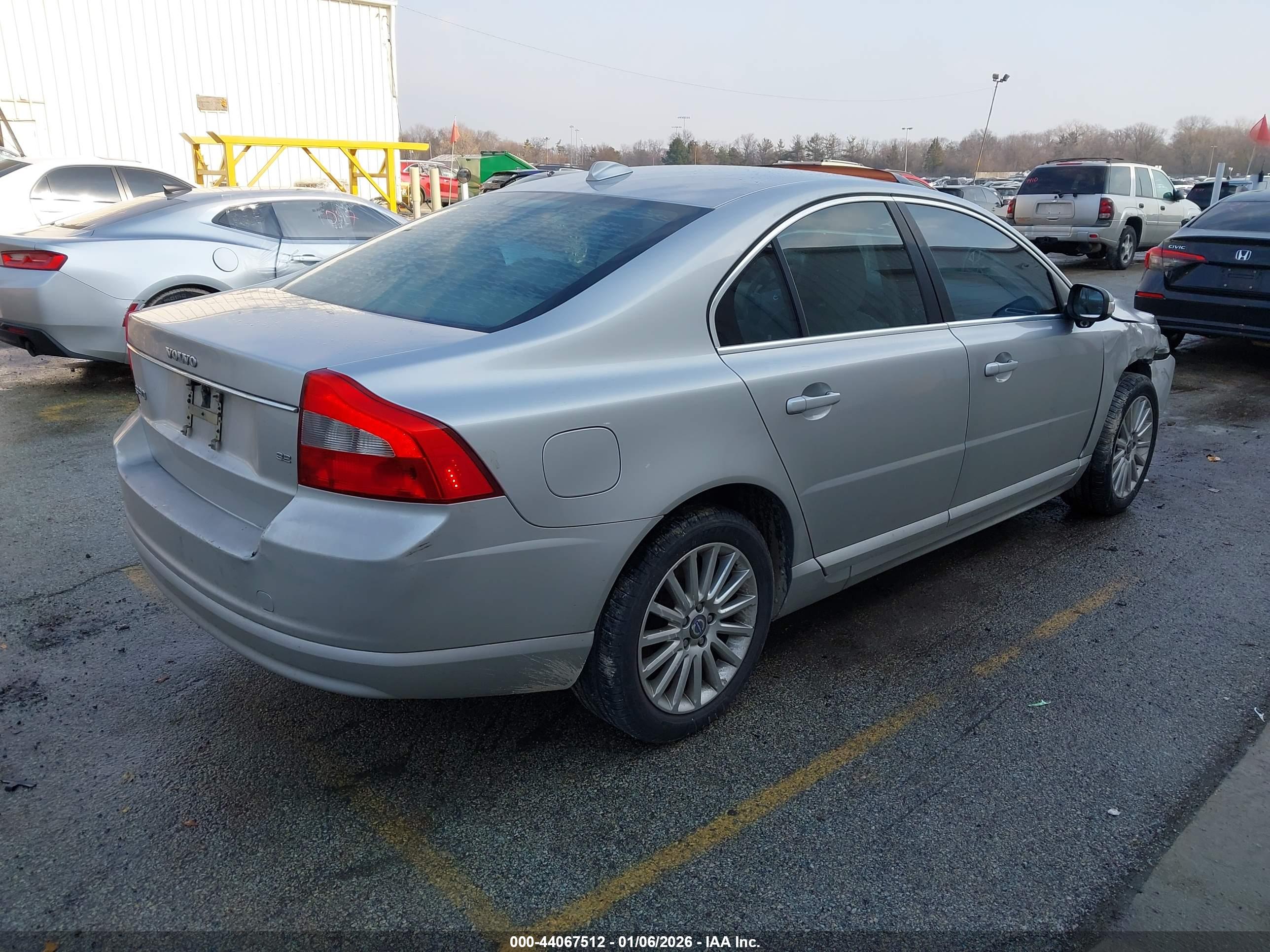 VOLVO S80 image 4