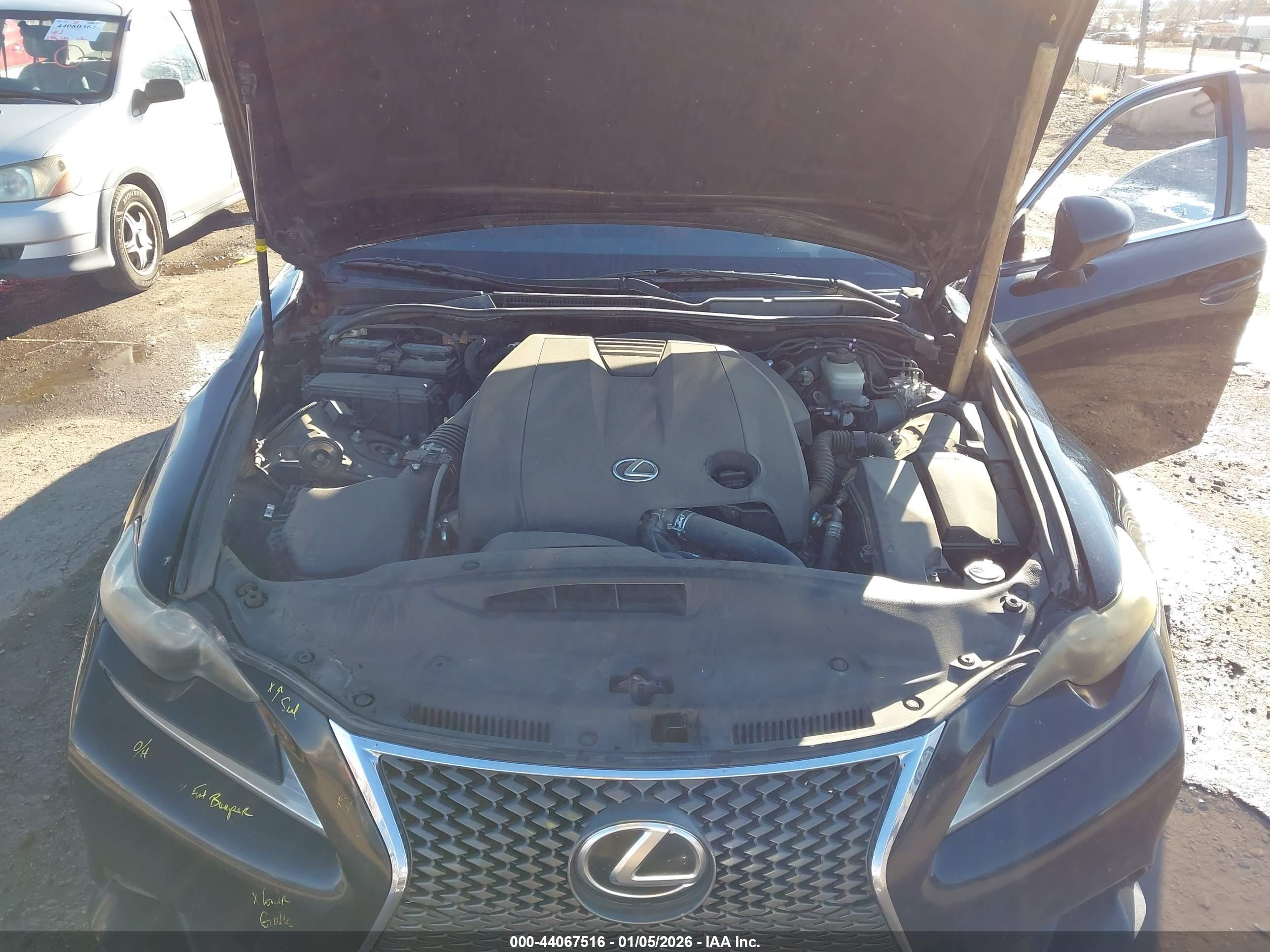 LEXUS IS image 10