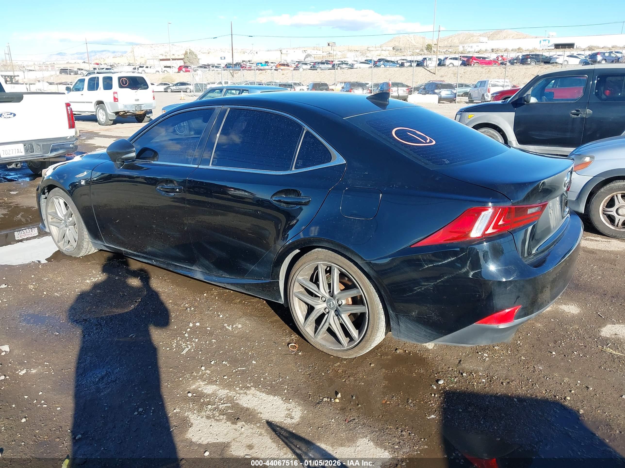 LEXUS IS image 3