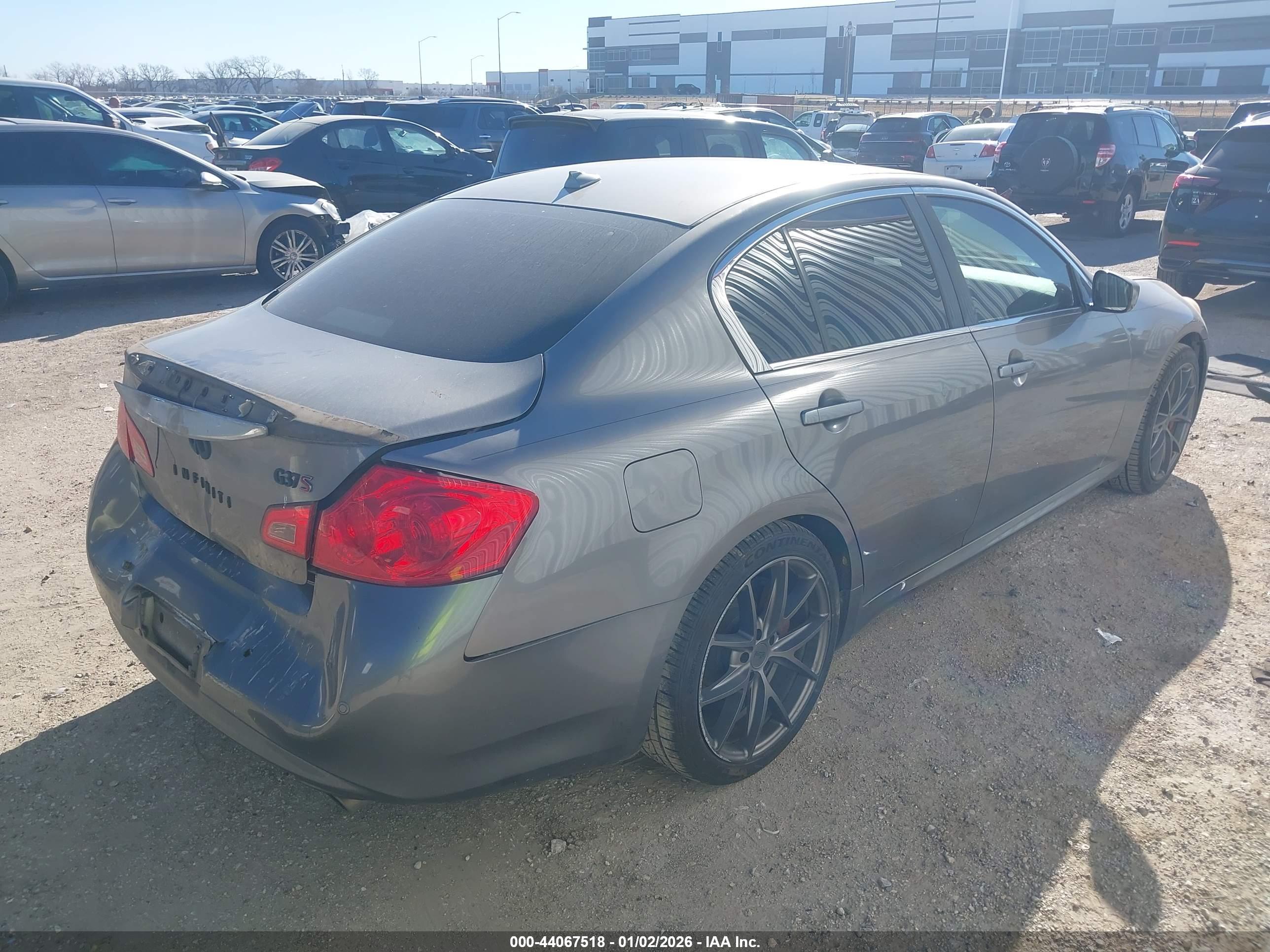 INFINITI G37 image 4