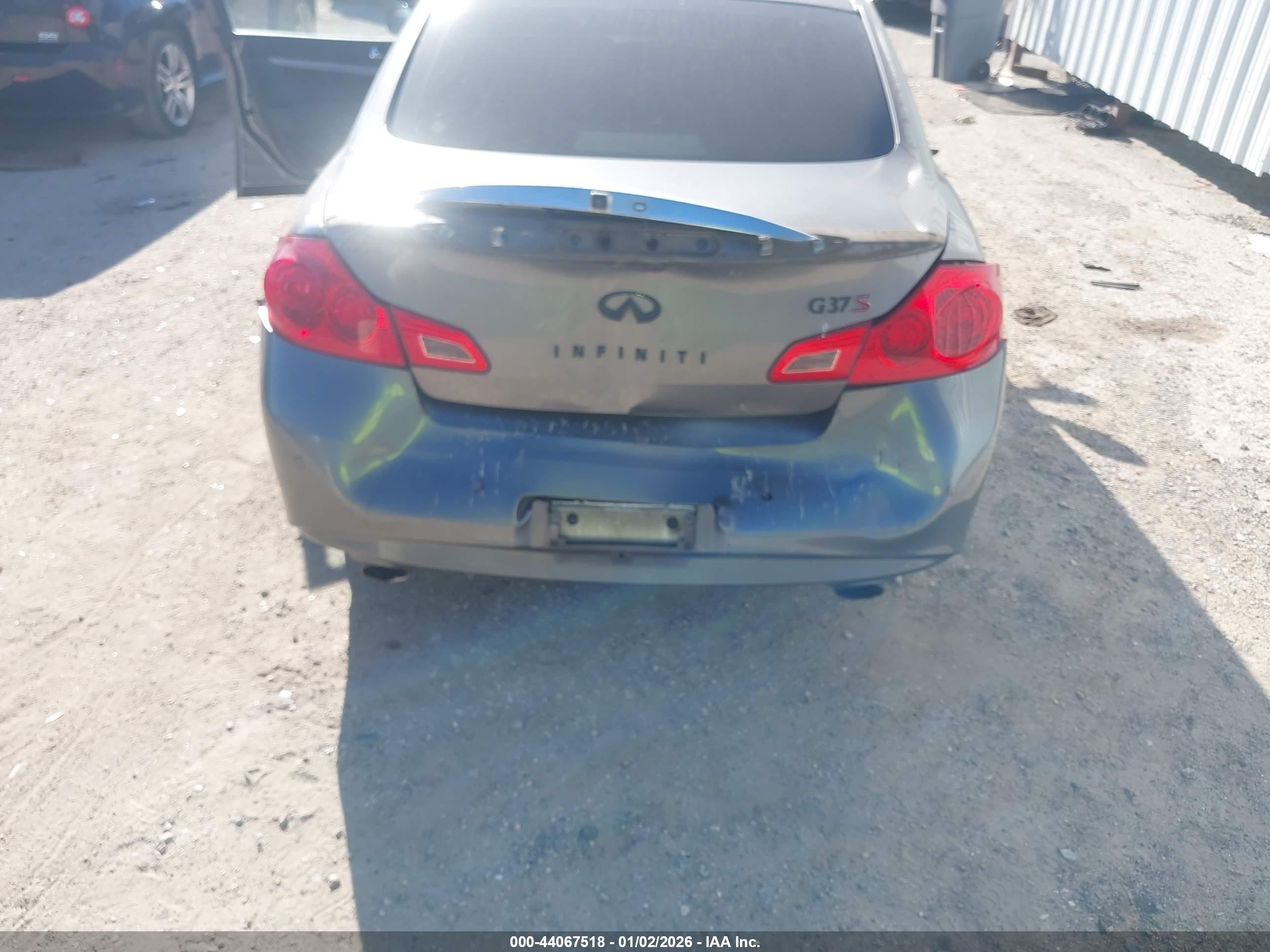 INFINITI G37 image 6