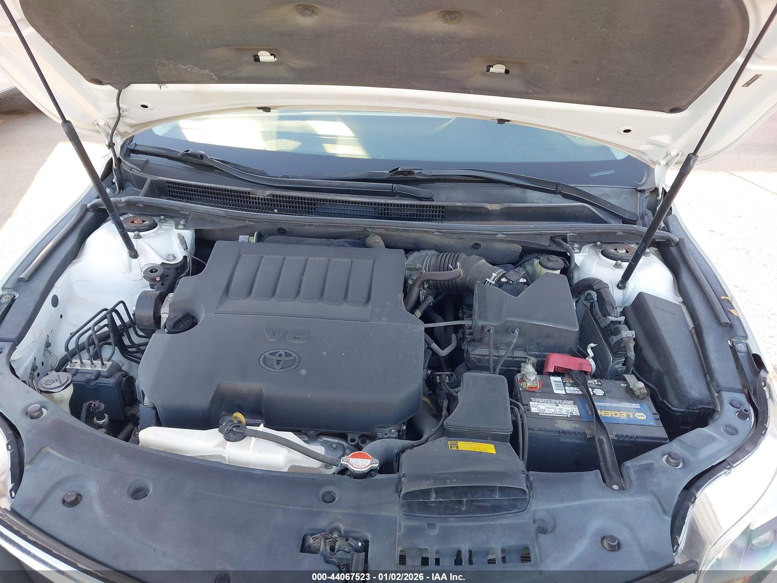 TOYOTA AVALON image 10
