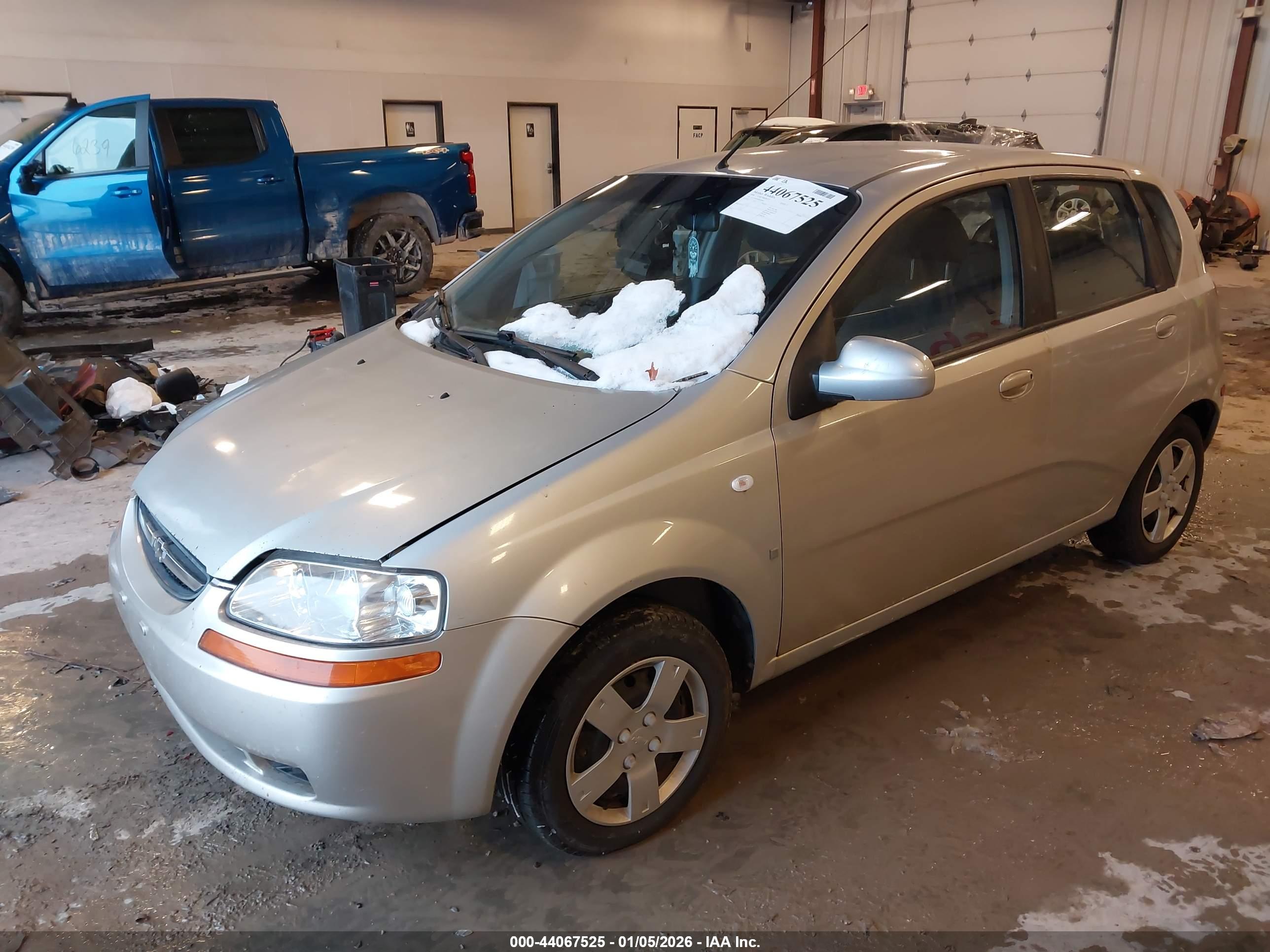 CHEVROLET AVEO image 2