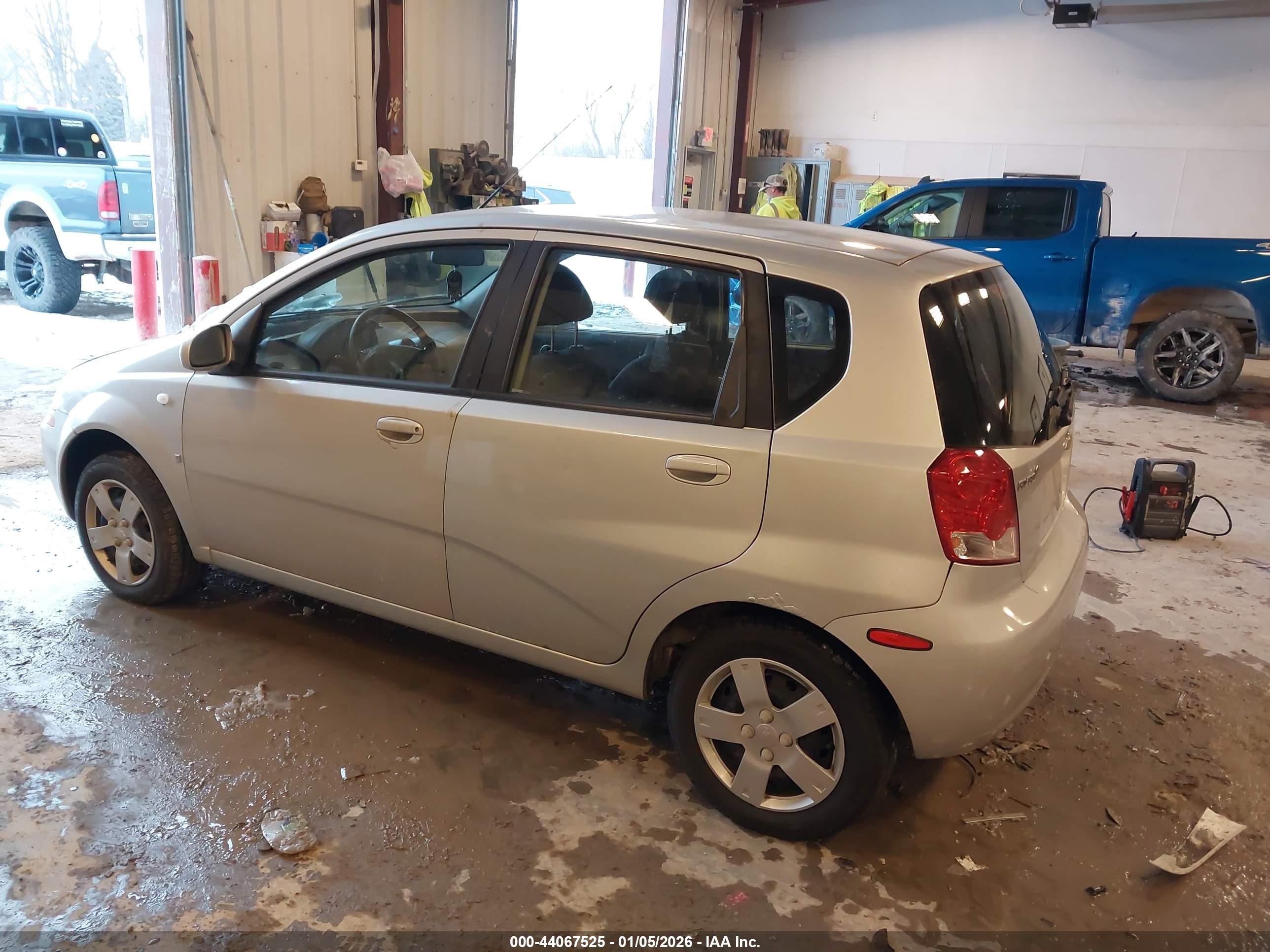CHEVROLET AVEO image 3