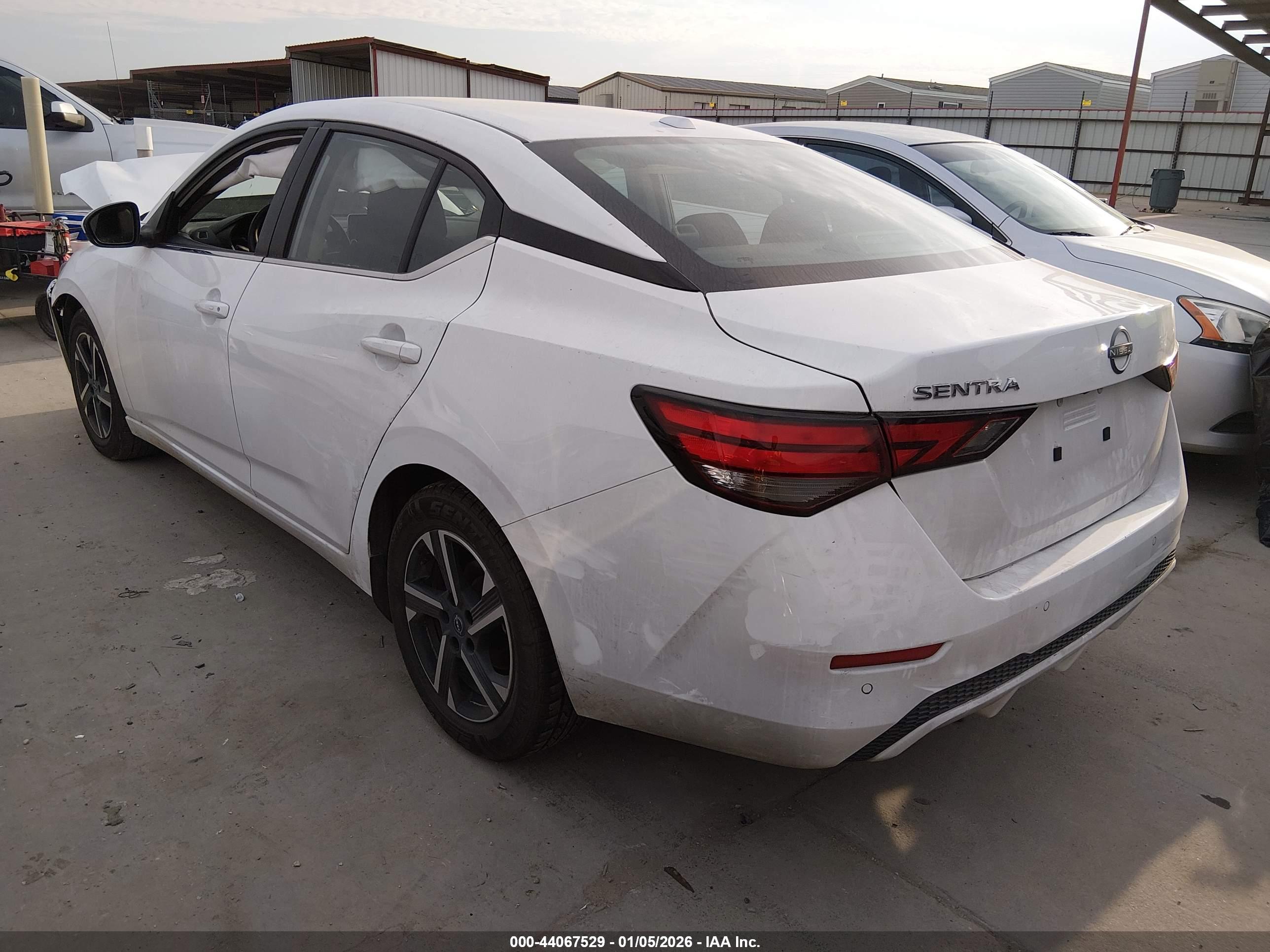 NISSAN SENTRA image 3