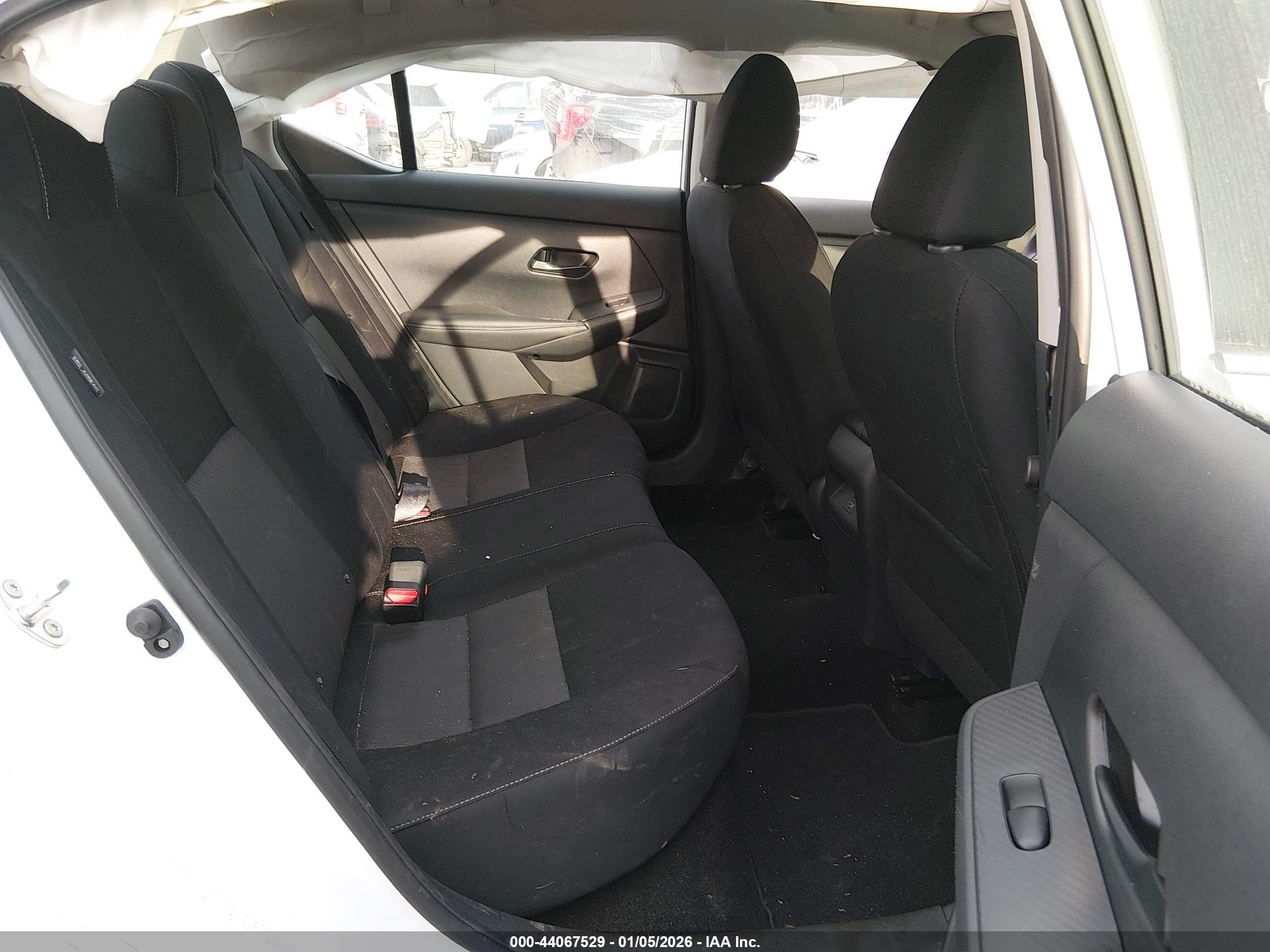 NISSAN SENTRA image 8