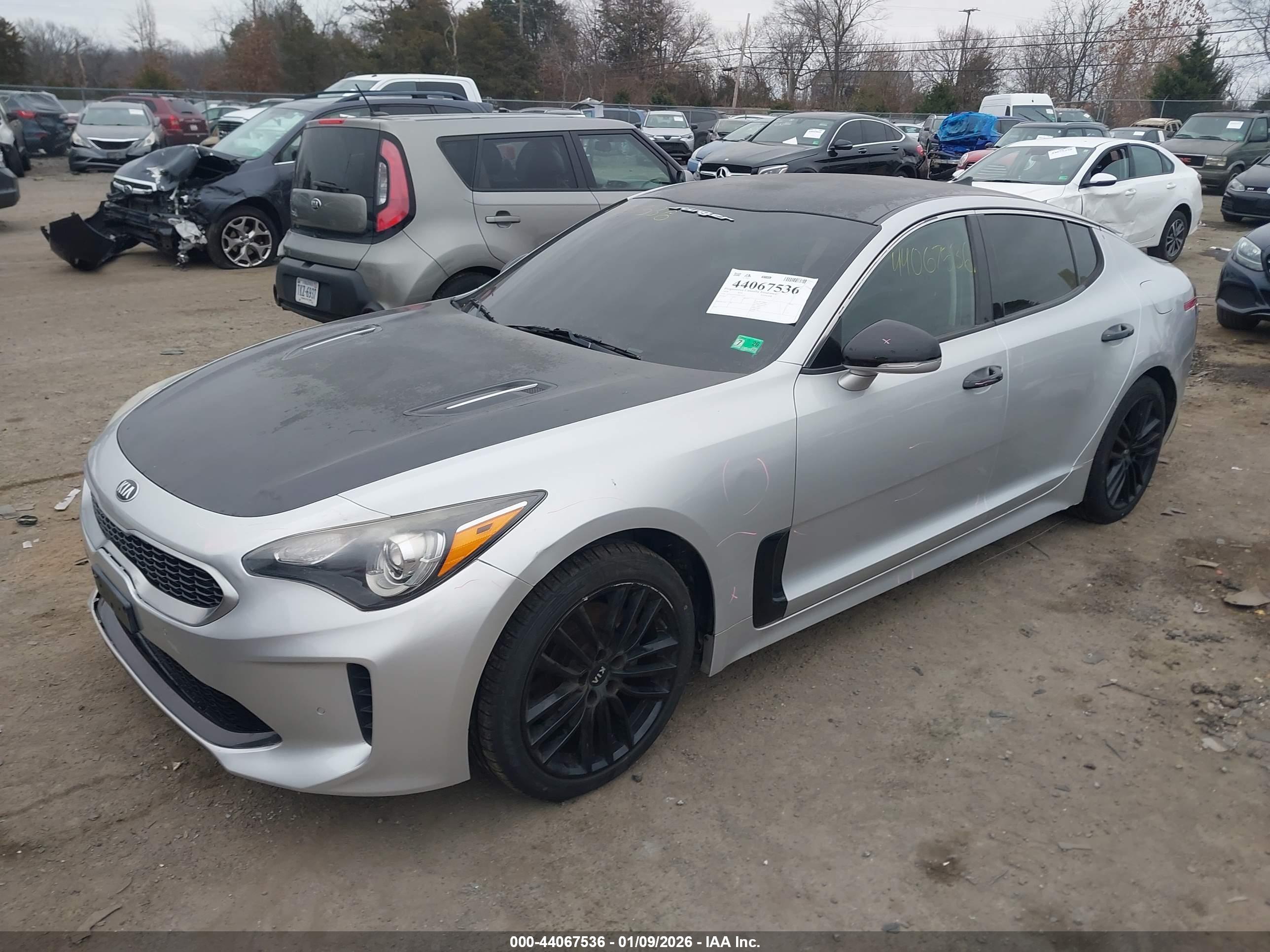 KIA STINGER image 2