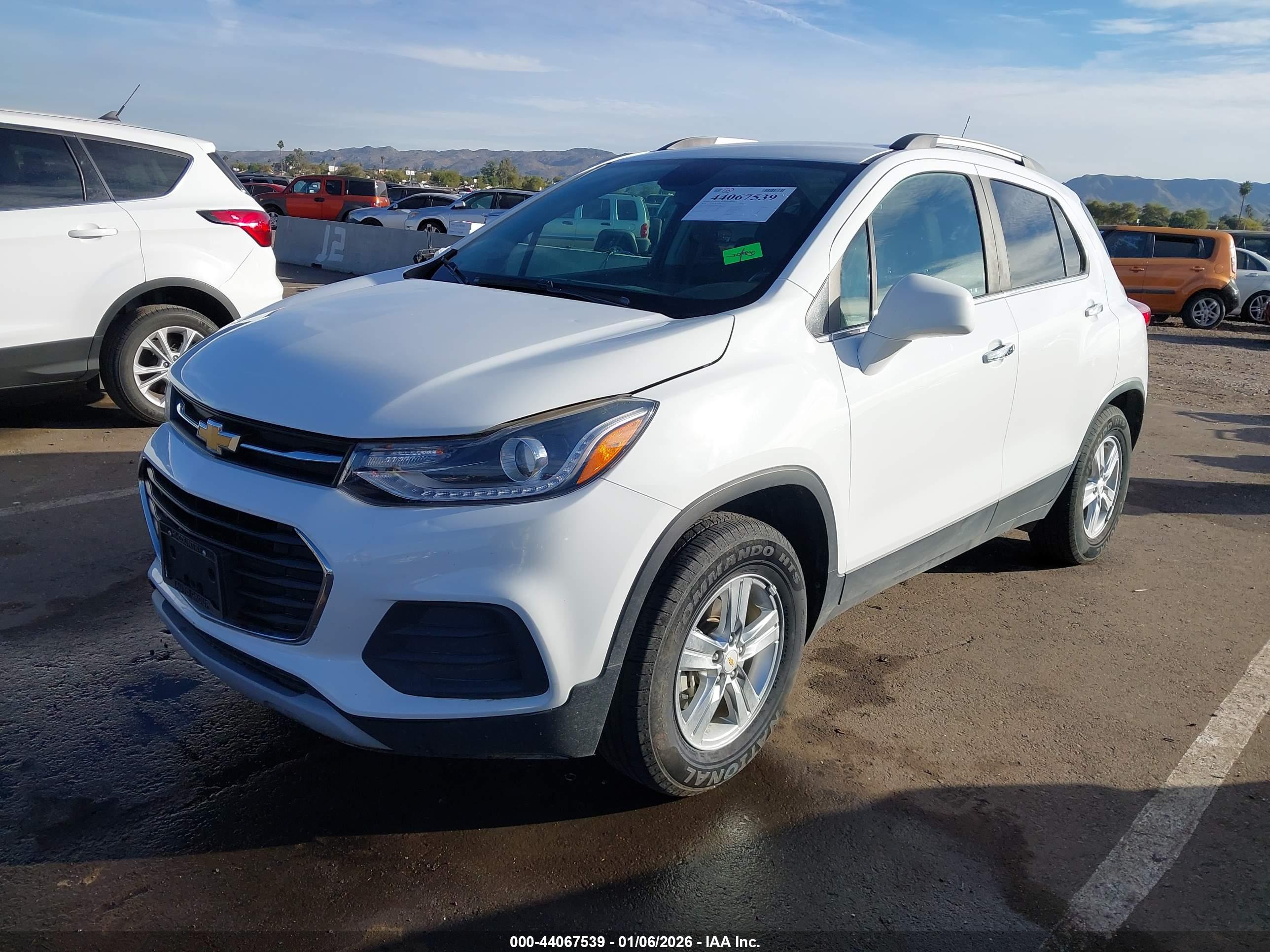 CHEVROLET TRAX image 2