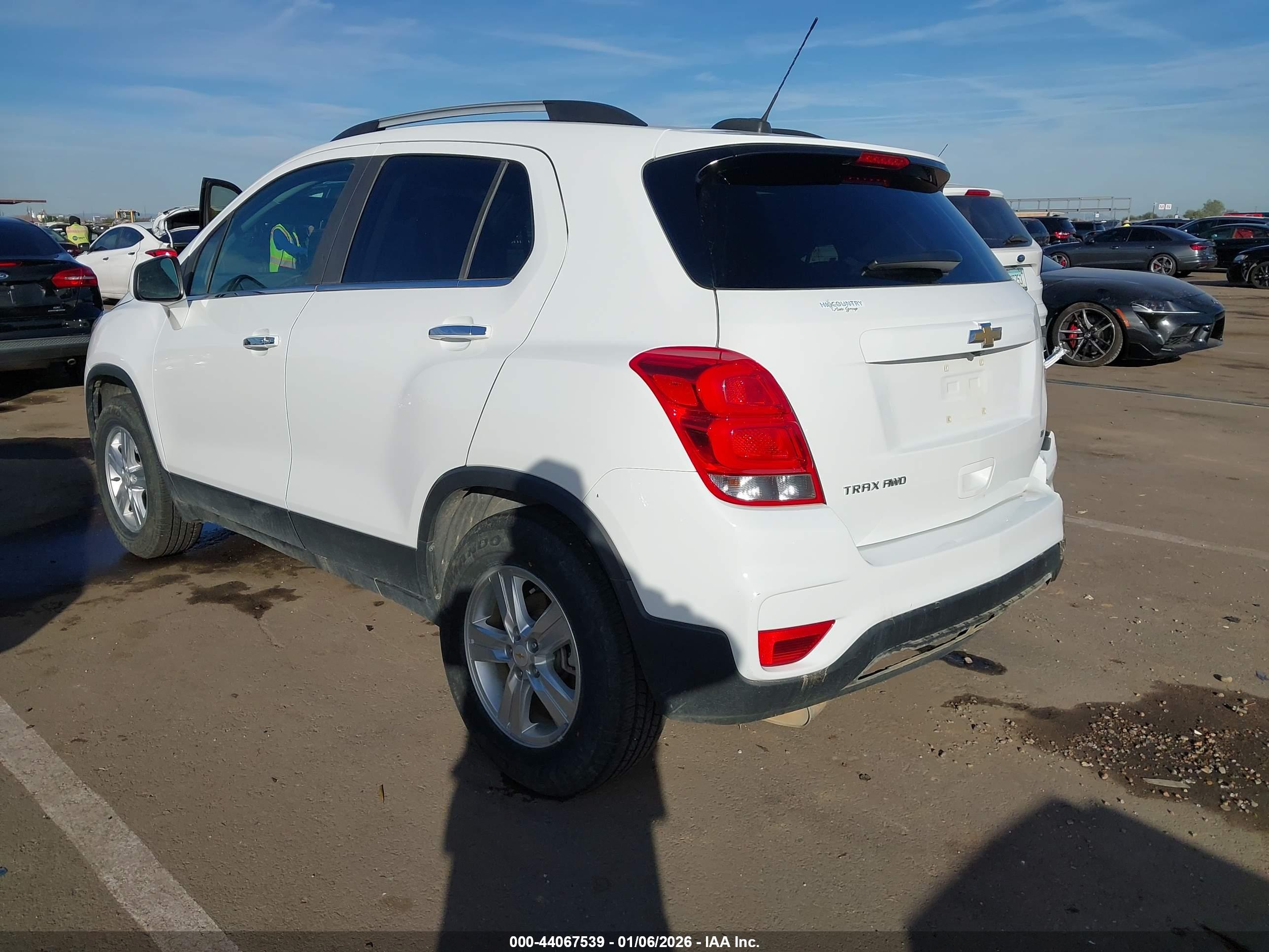 CHEVROLET TRAX image 3