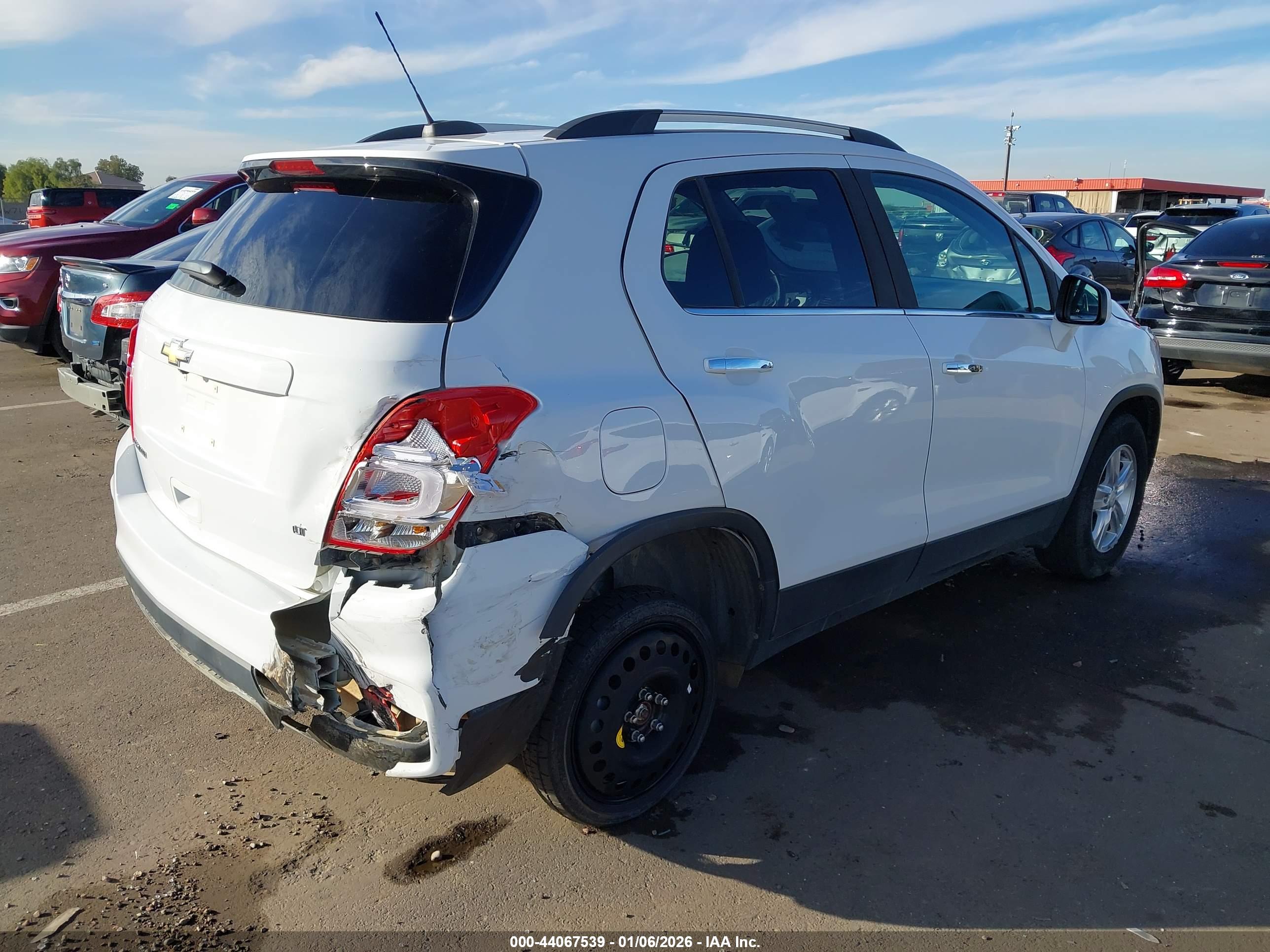 CHEVROLET TRAX image 6