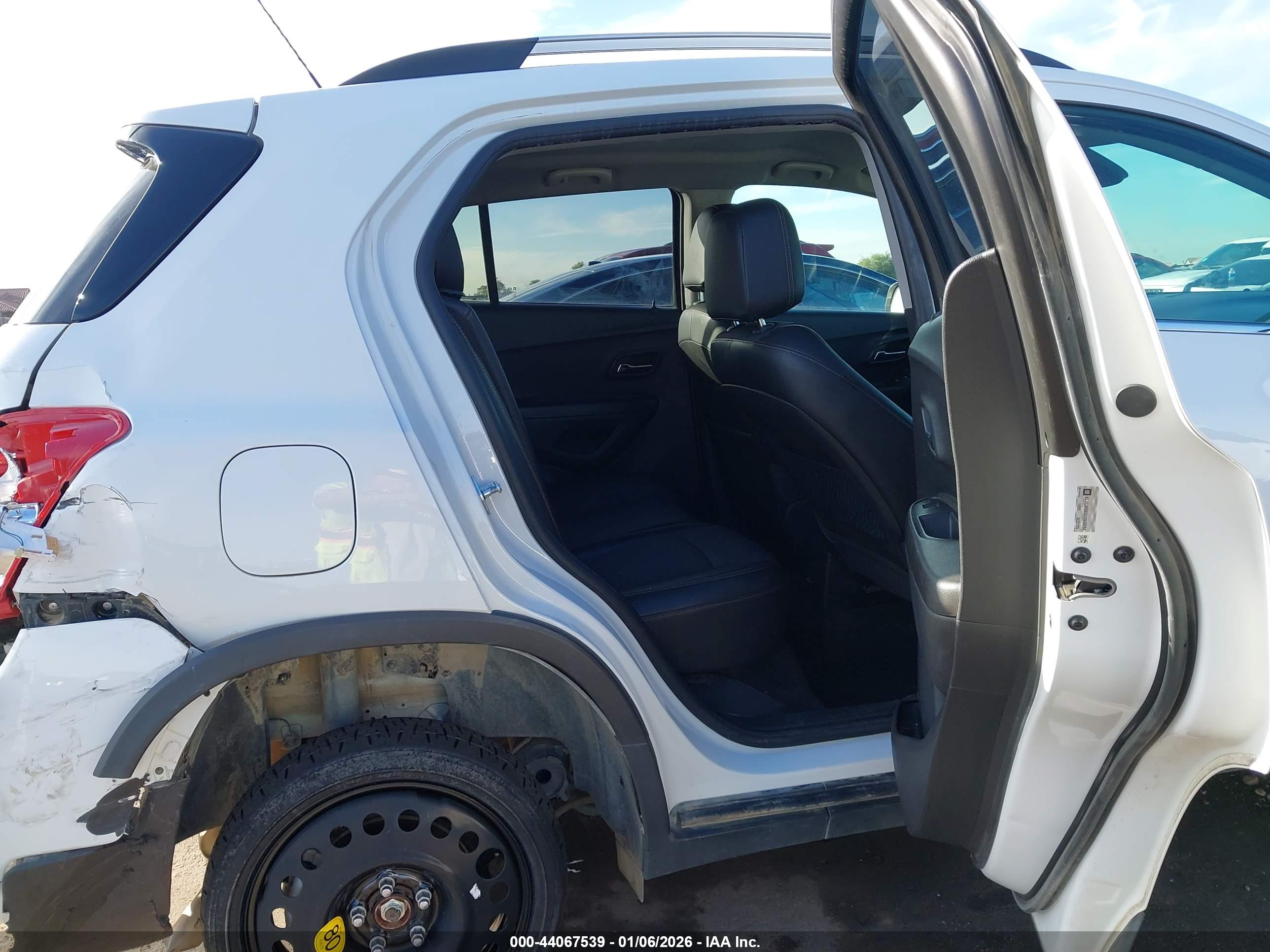 CHEVROLET TRAX image 8