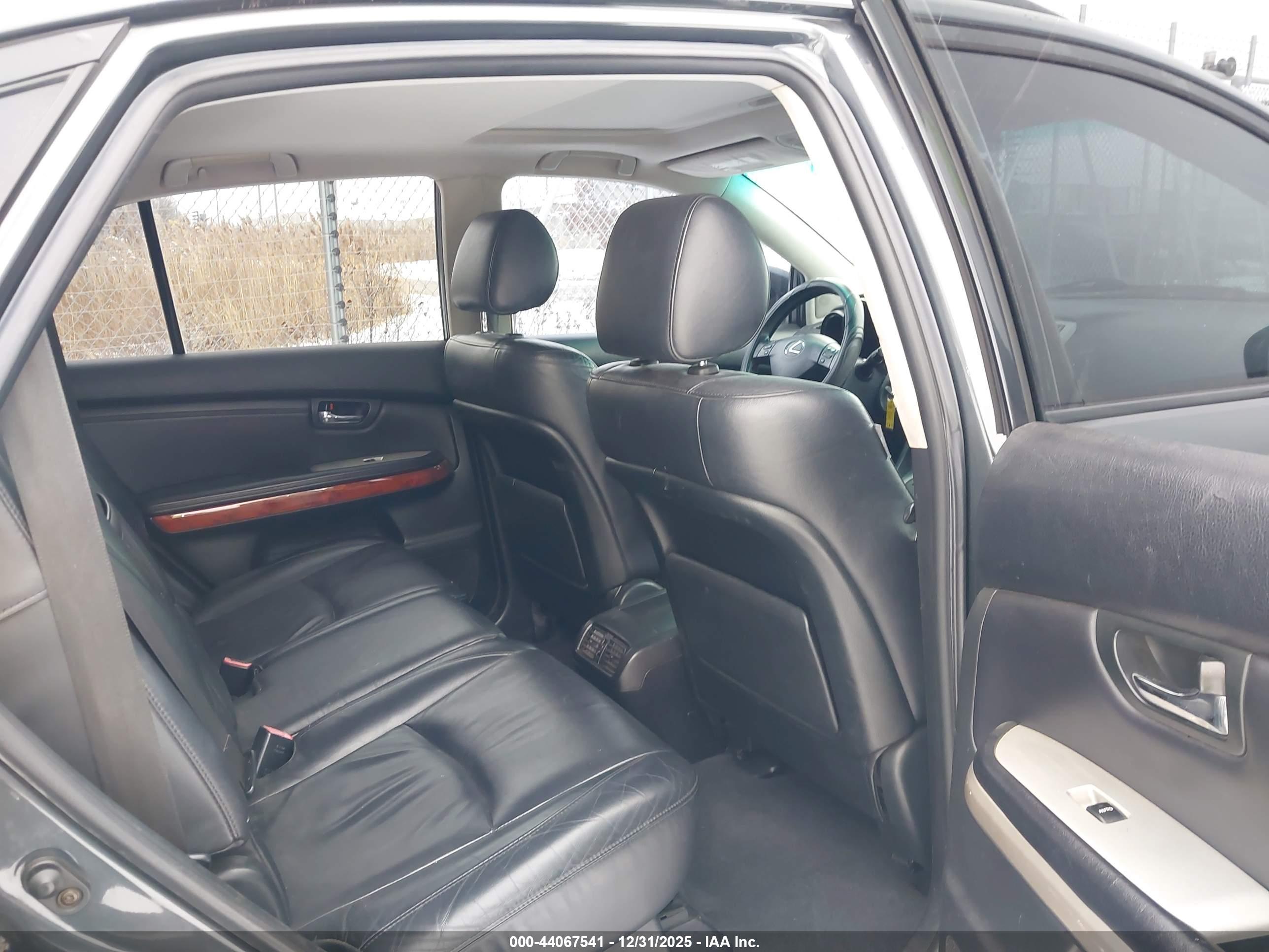 LEXUS RX image 8