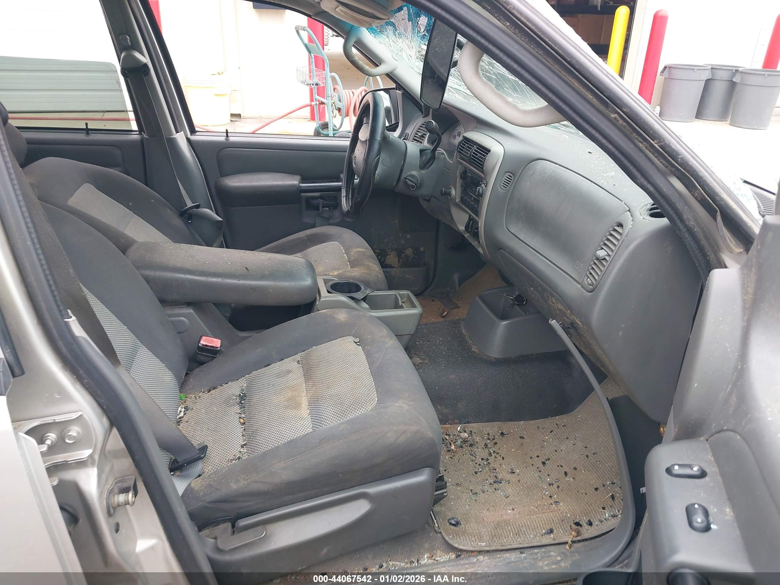 FORD EXPLORER image 5