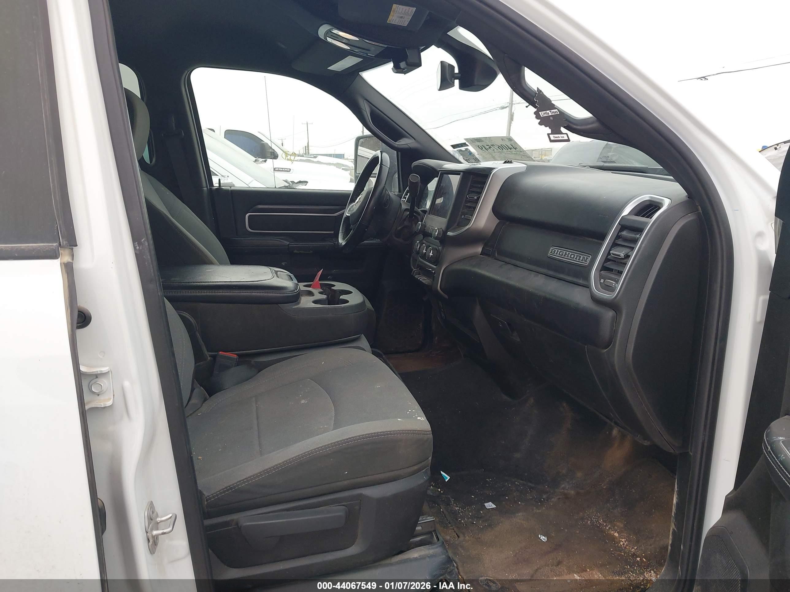 RAM 2500 image 5