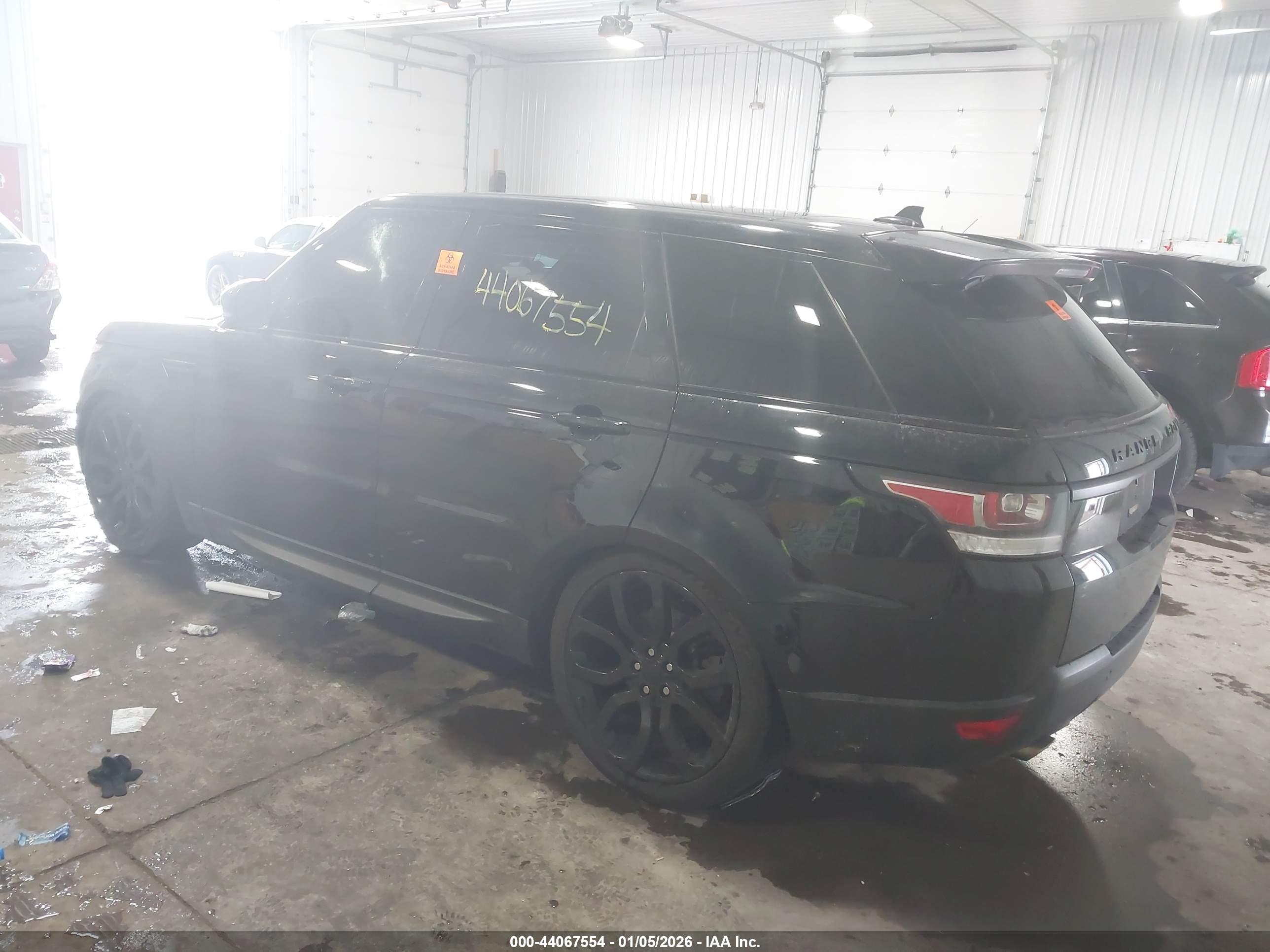 LAND ROVER image 3