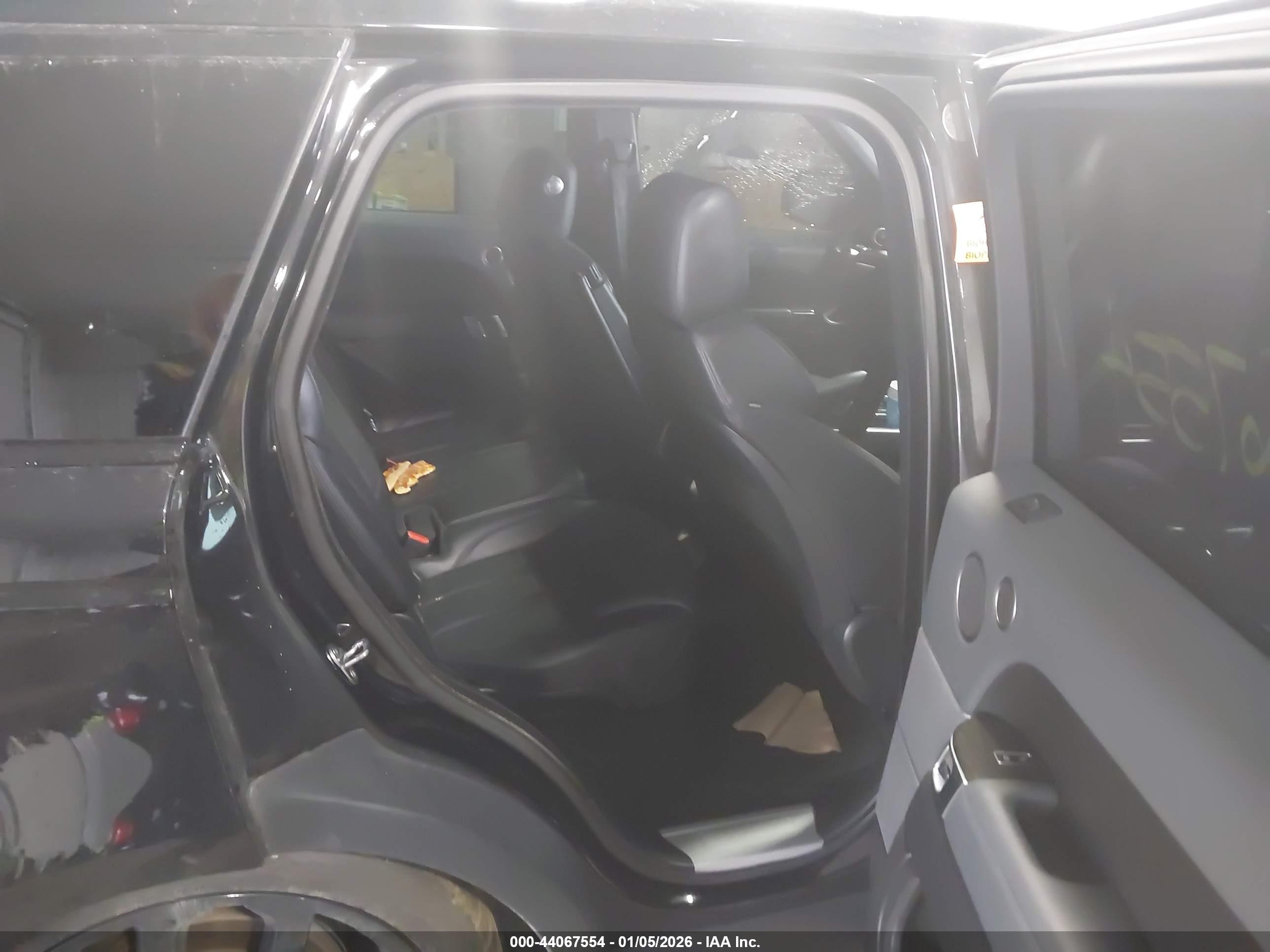 LAND ROVER image 8