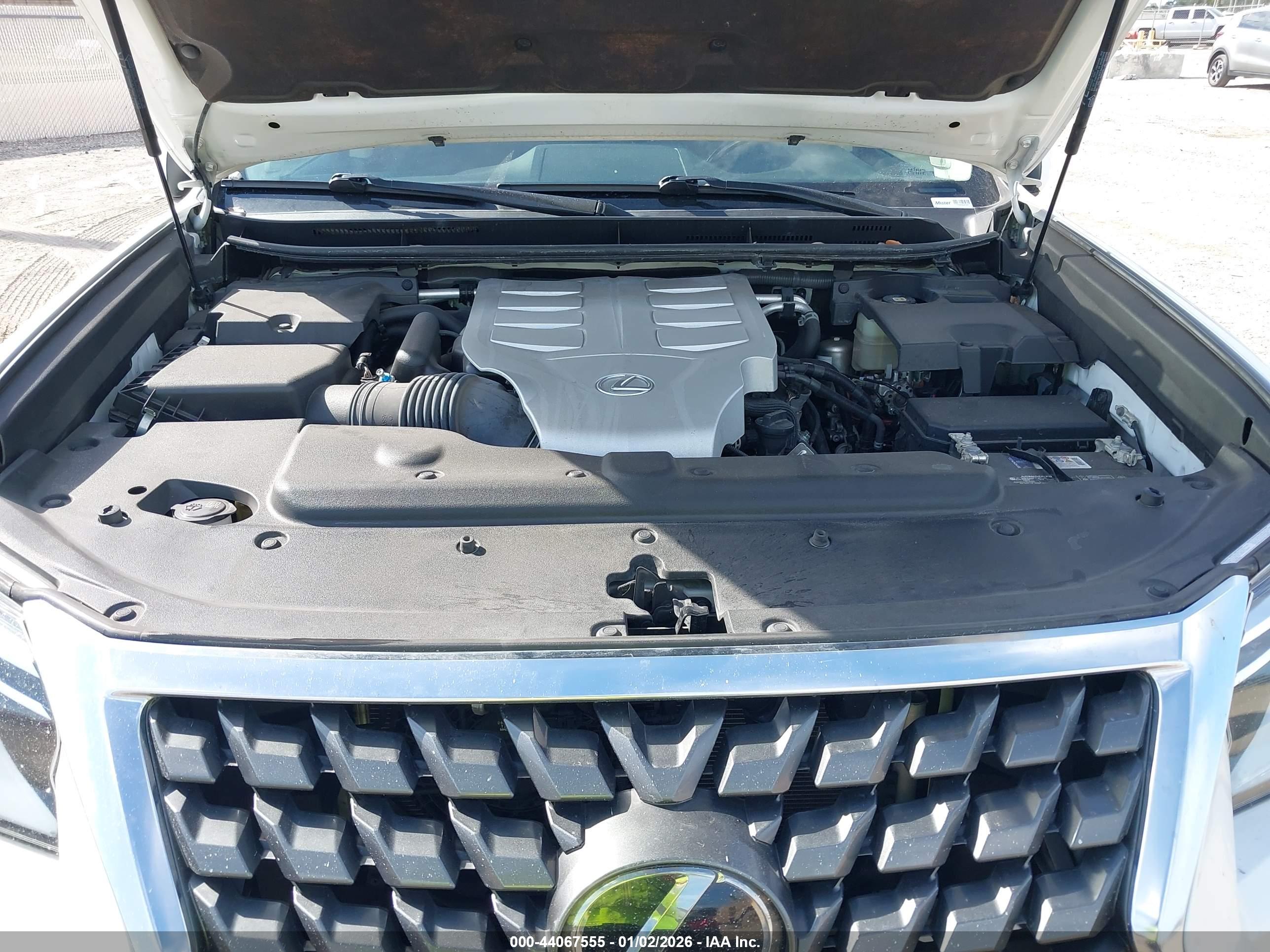 LEXUS GX image 10