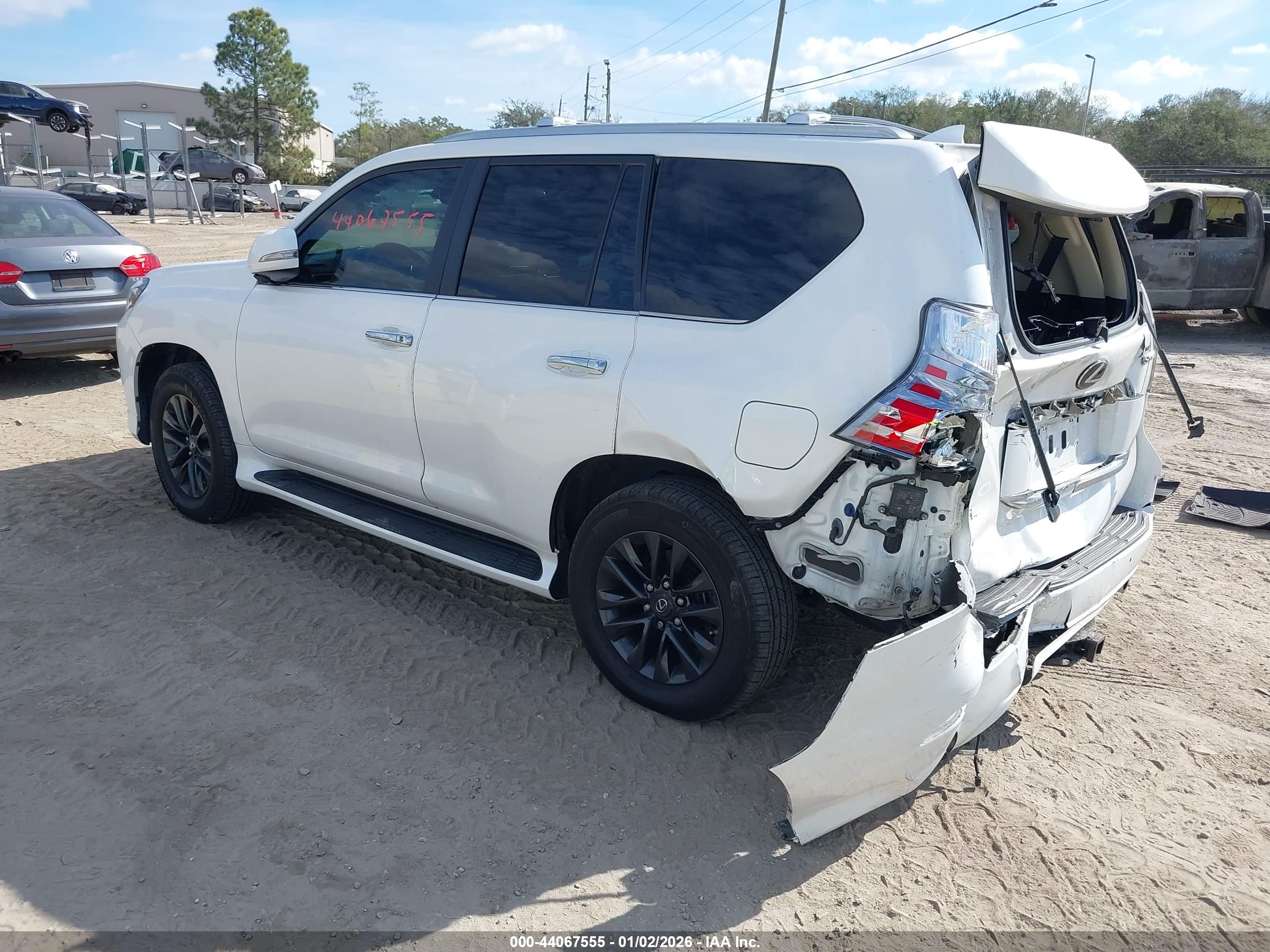 LEXUS GX image 3