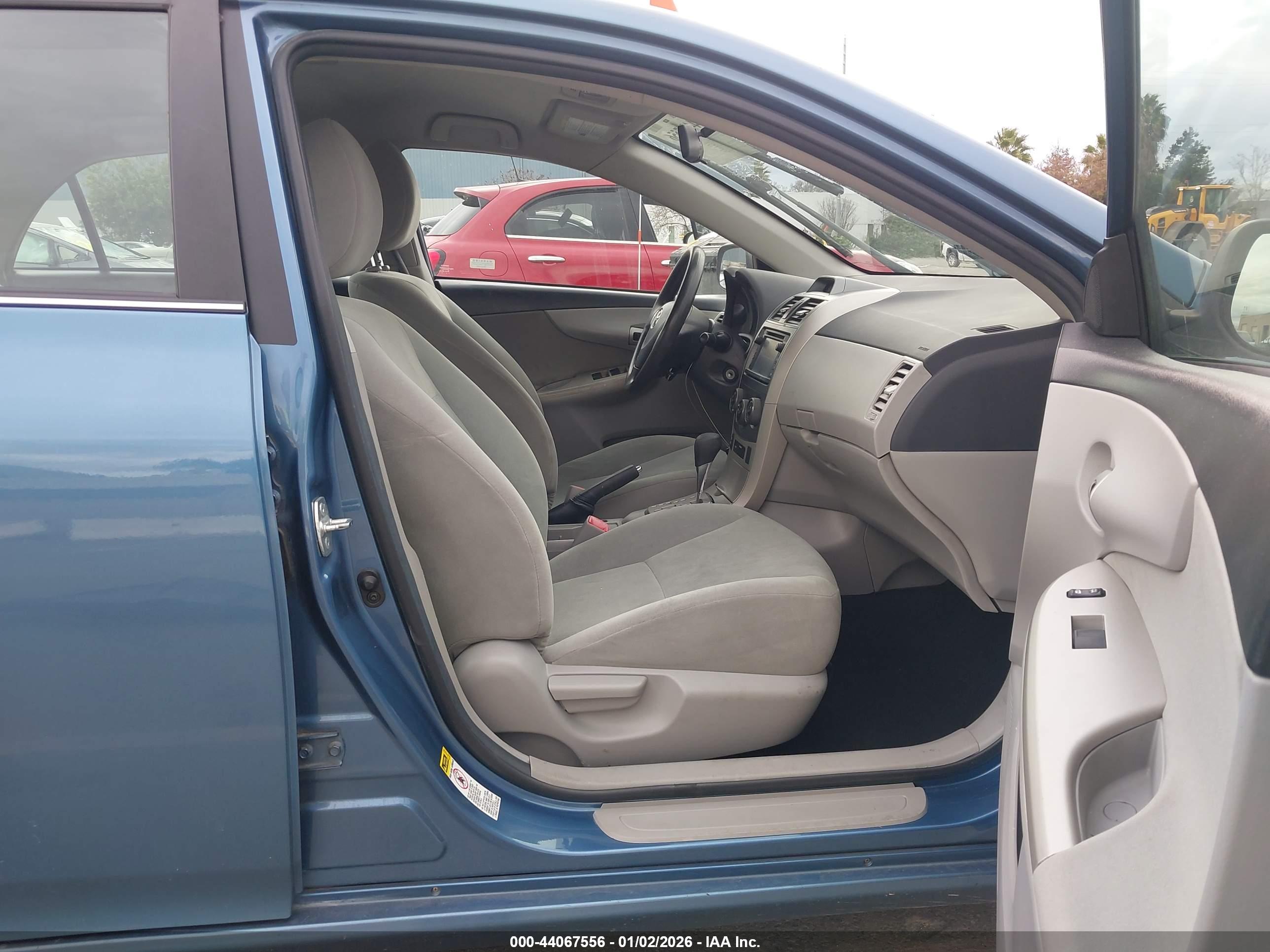 TOYOTA COROLLA image 5