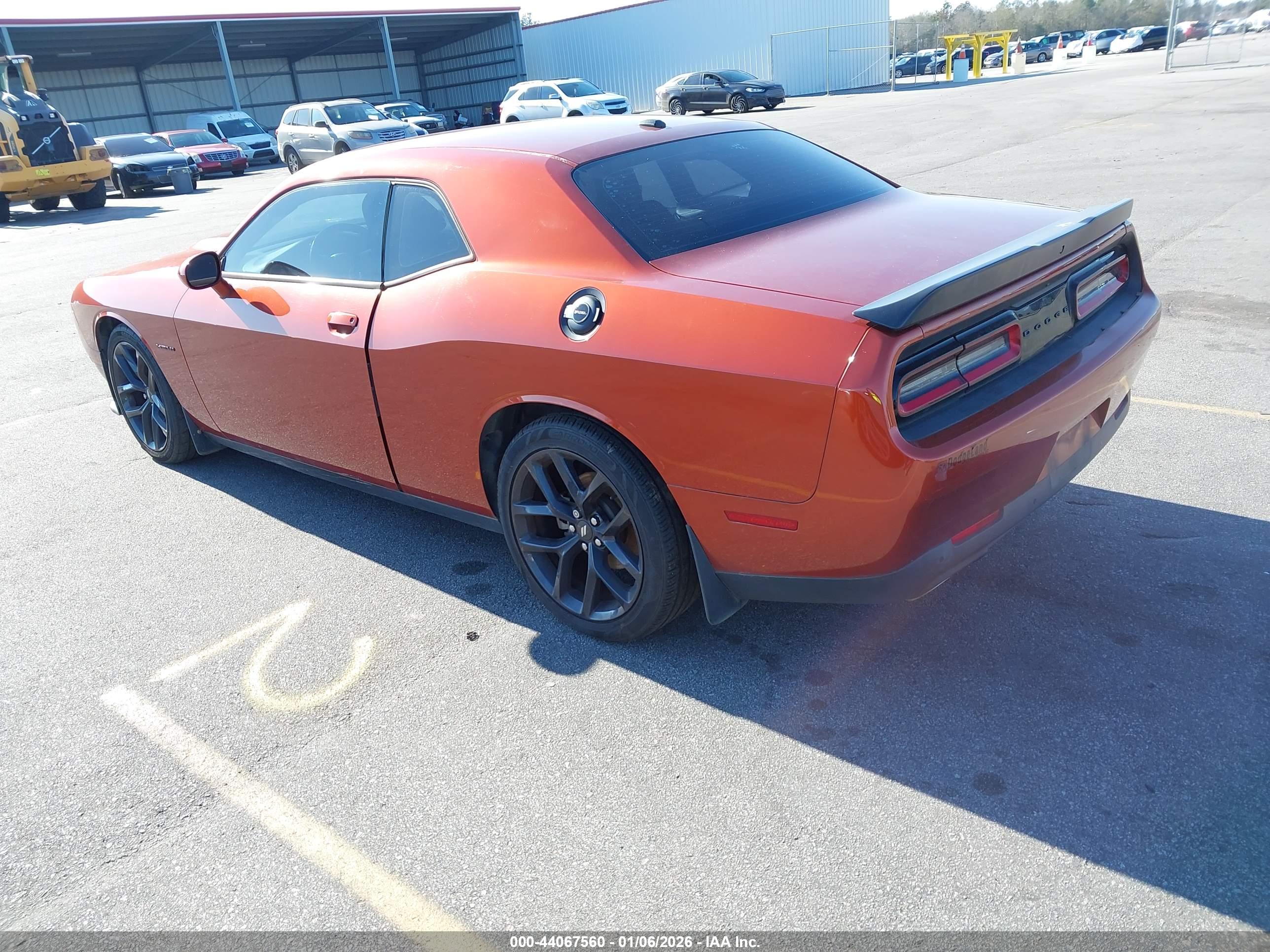 DODGE CHALLENGER image 3