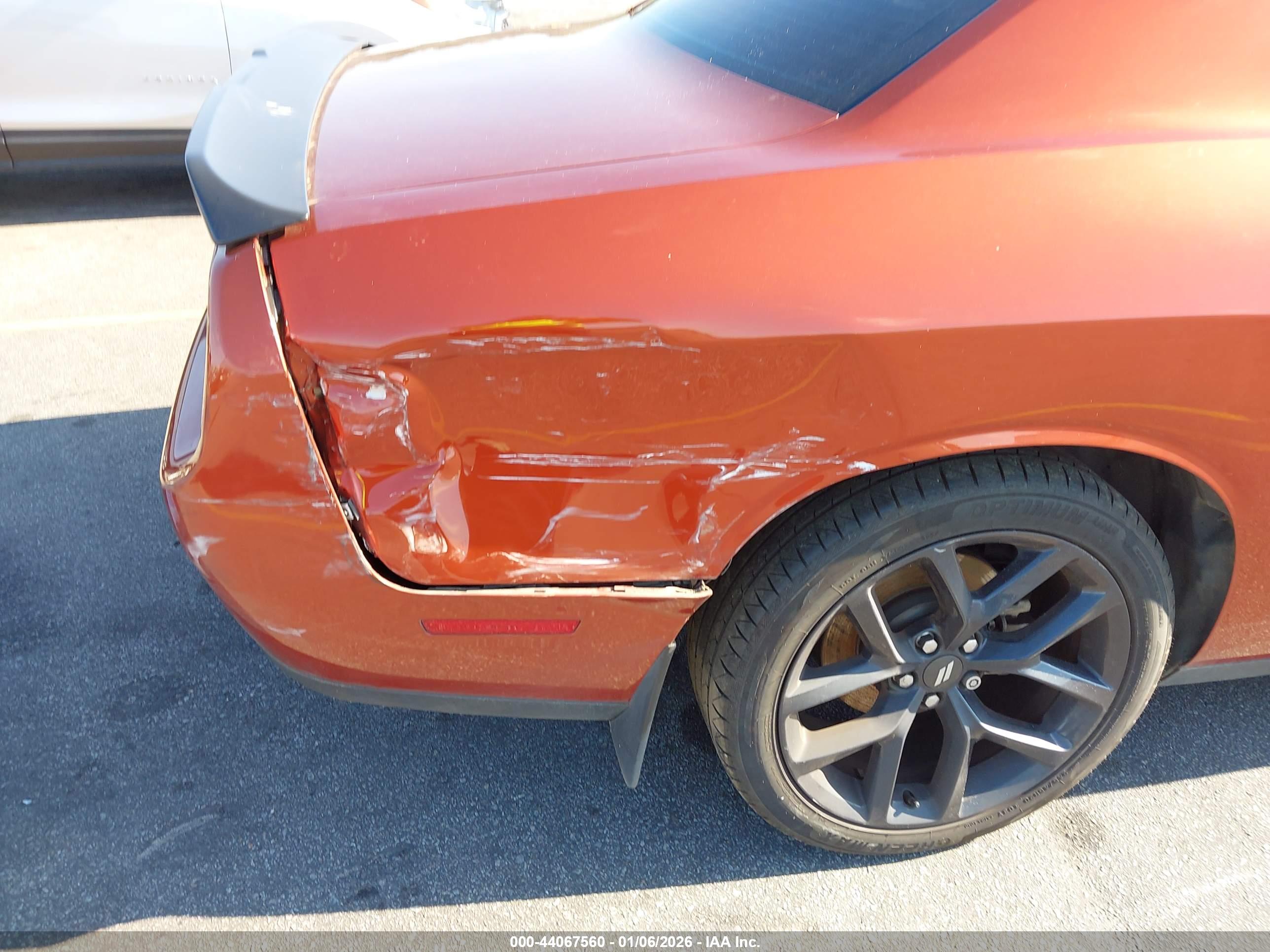 DODGE CHALLENGER image 6