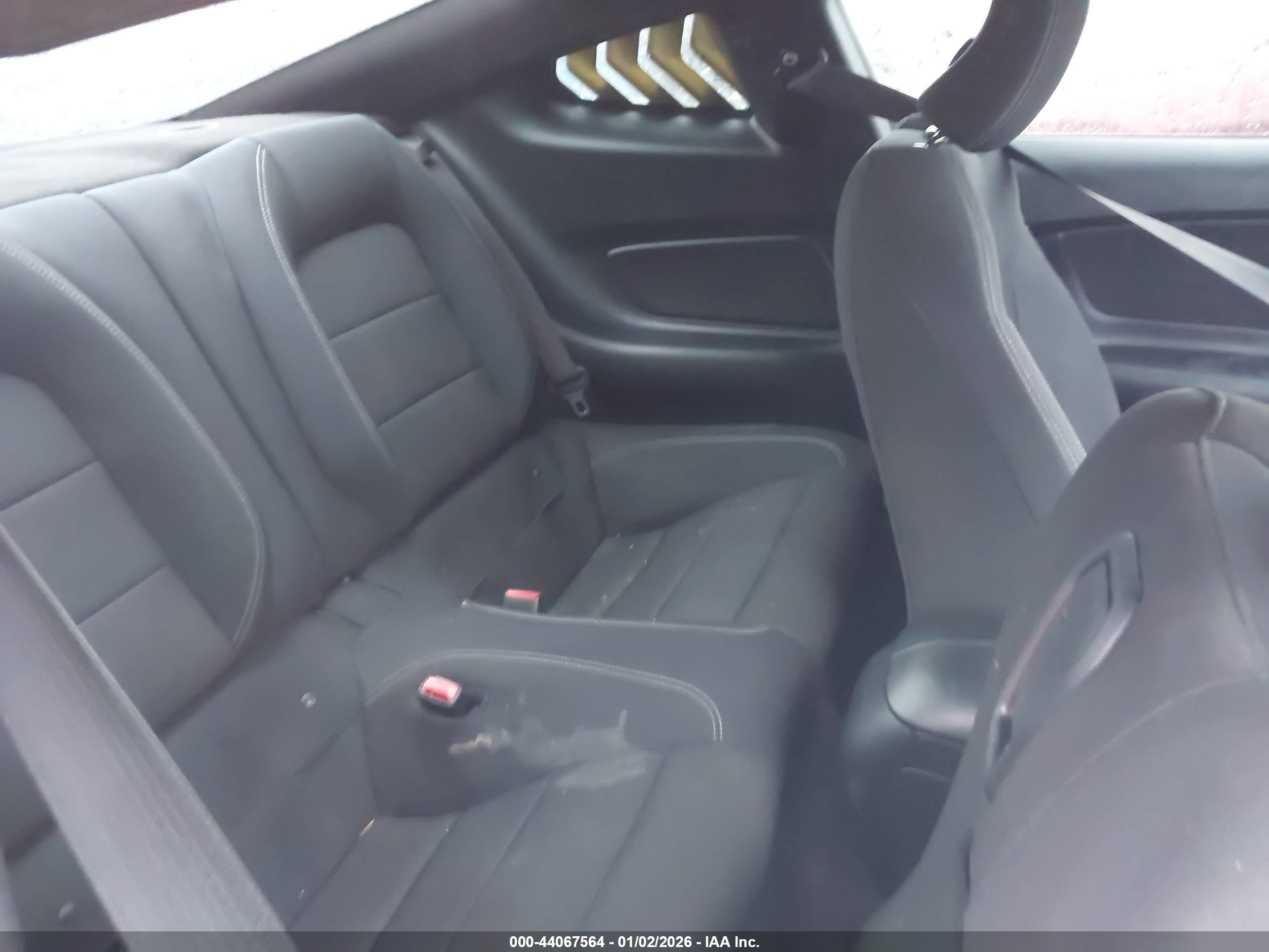 FORD MUSTANG image 8